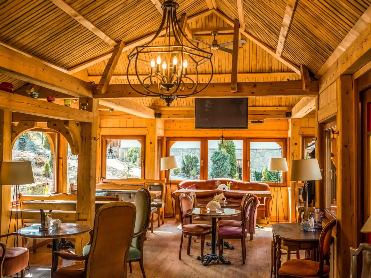 Property building in Willa Pokusa