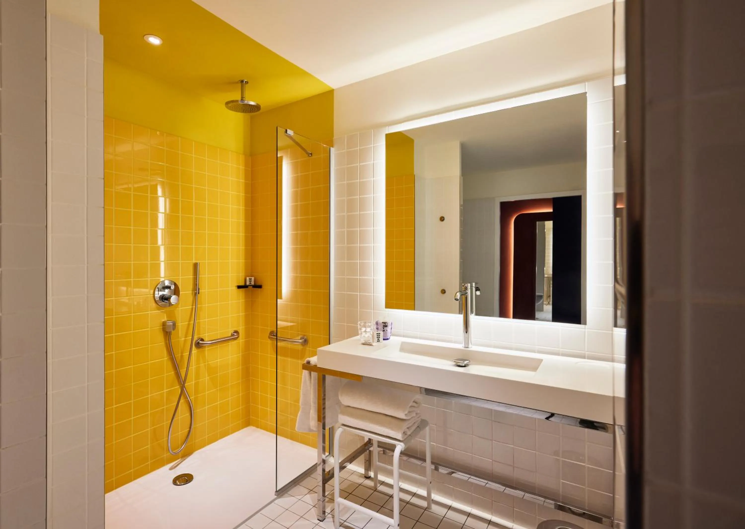 Bathroom in Mama Shelter Paris La Défense