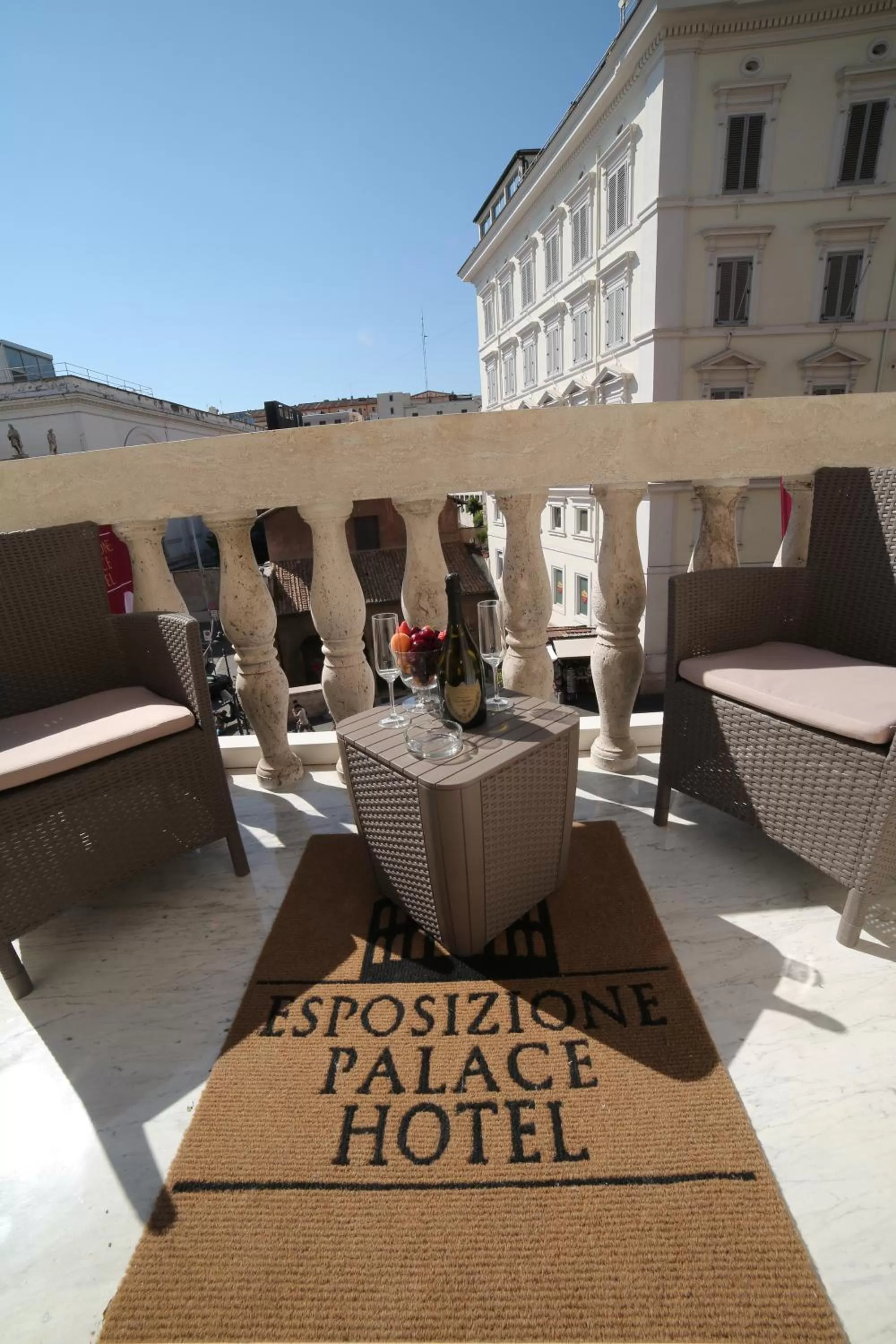 Balcony/Terrace in Esposizione Palace Hotel