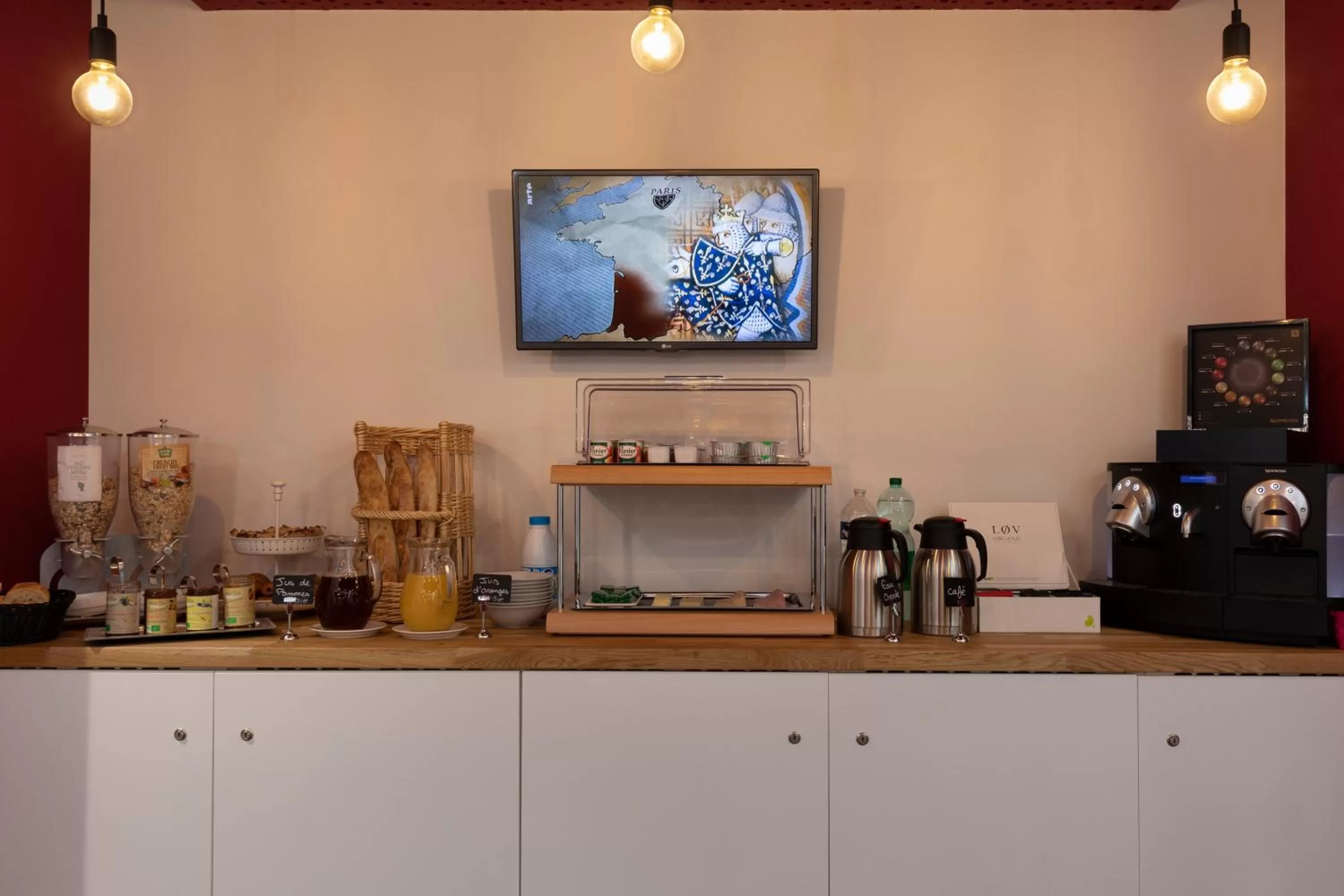 Buffet breakfast in Kosy Nancy Coeur de Ville