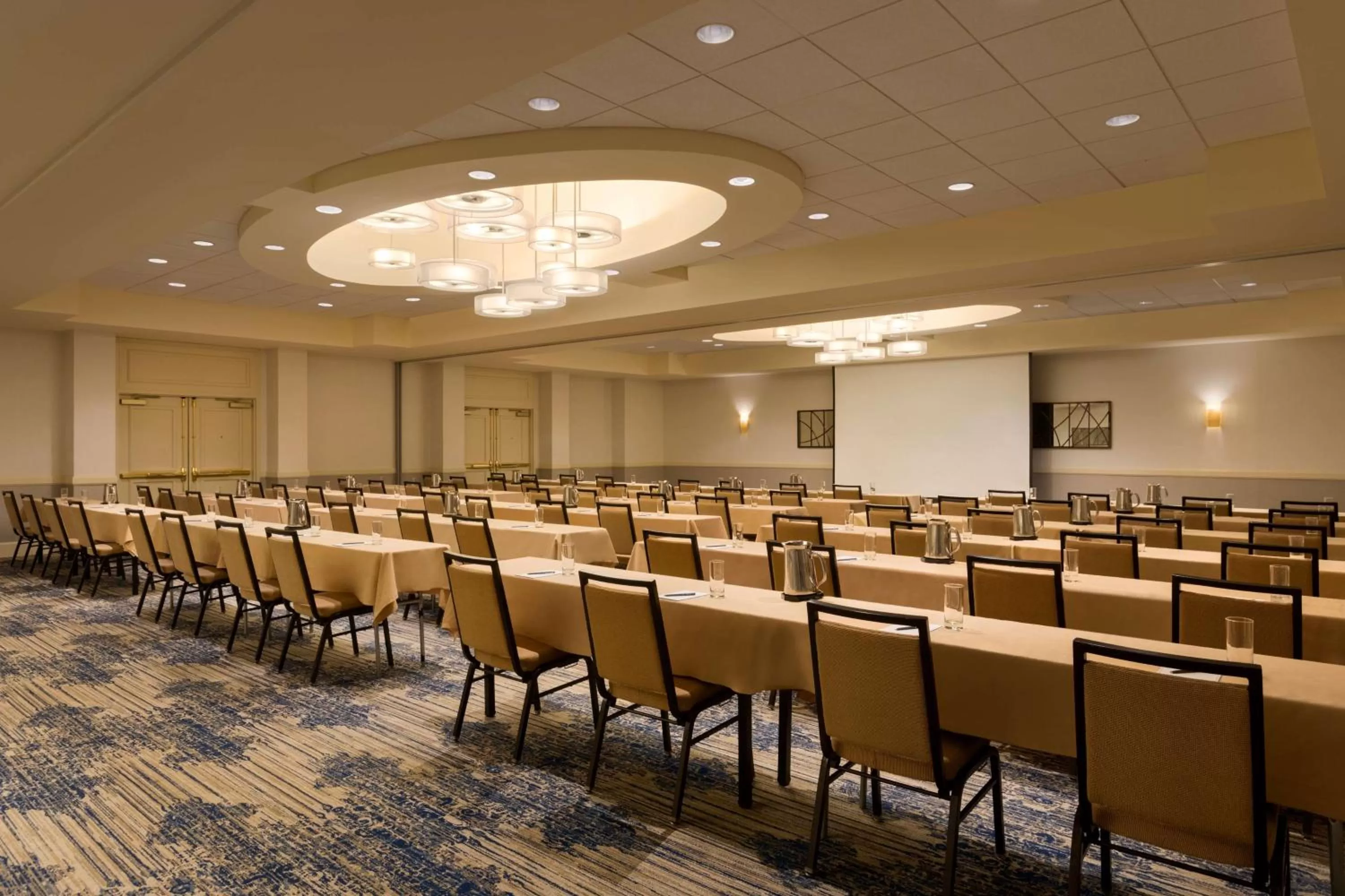 Lobby or reception in Embassy Suites by Hilton Boston Waltham
