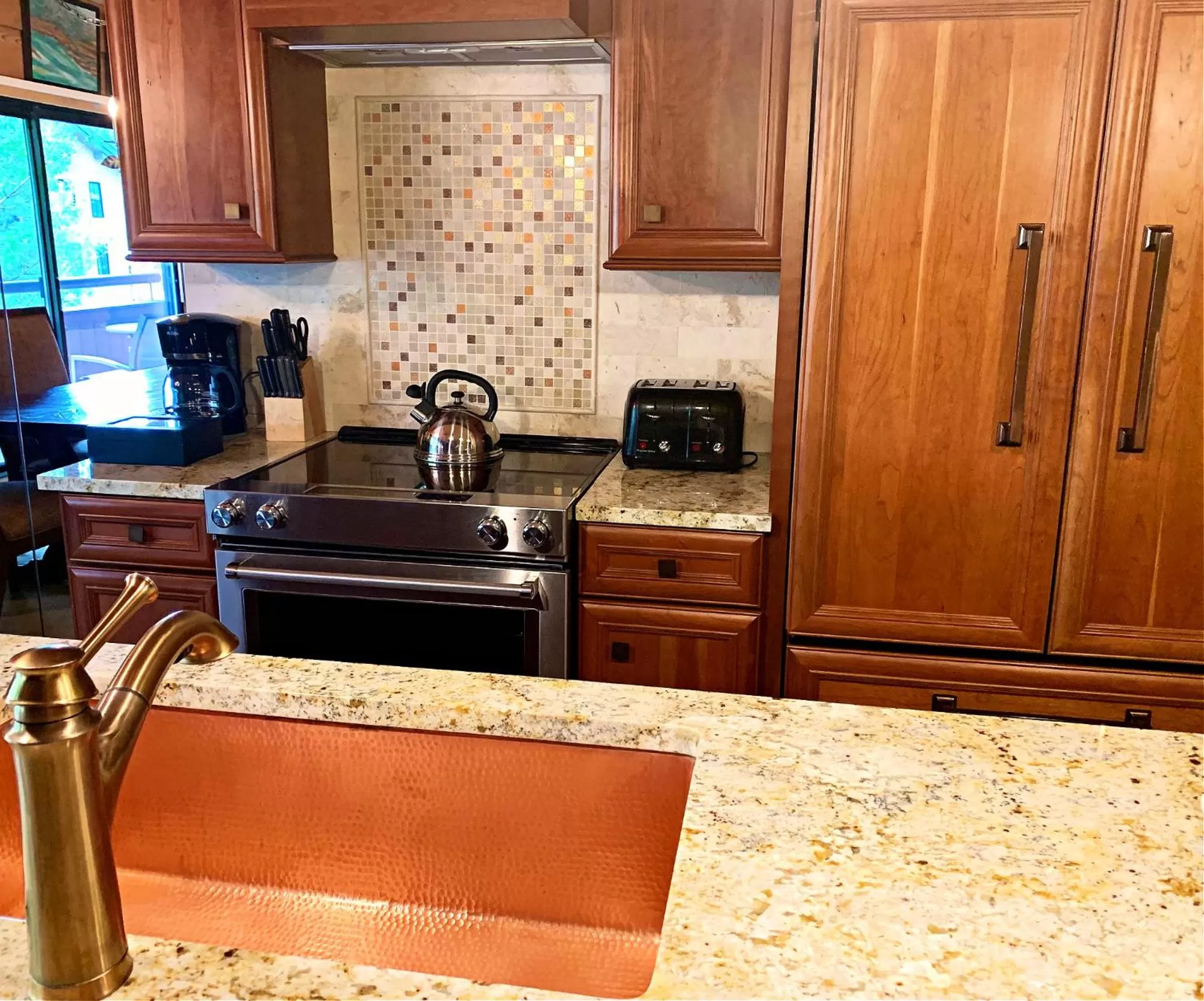 Kitchen or kitchenette in Aspen Square Condominium Hotel