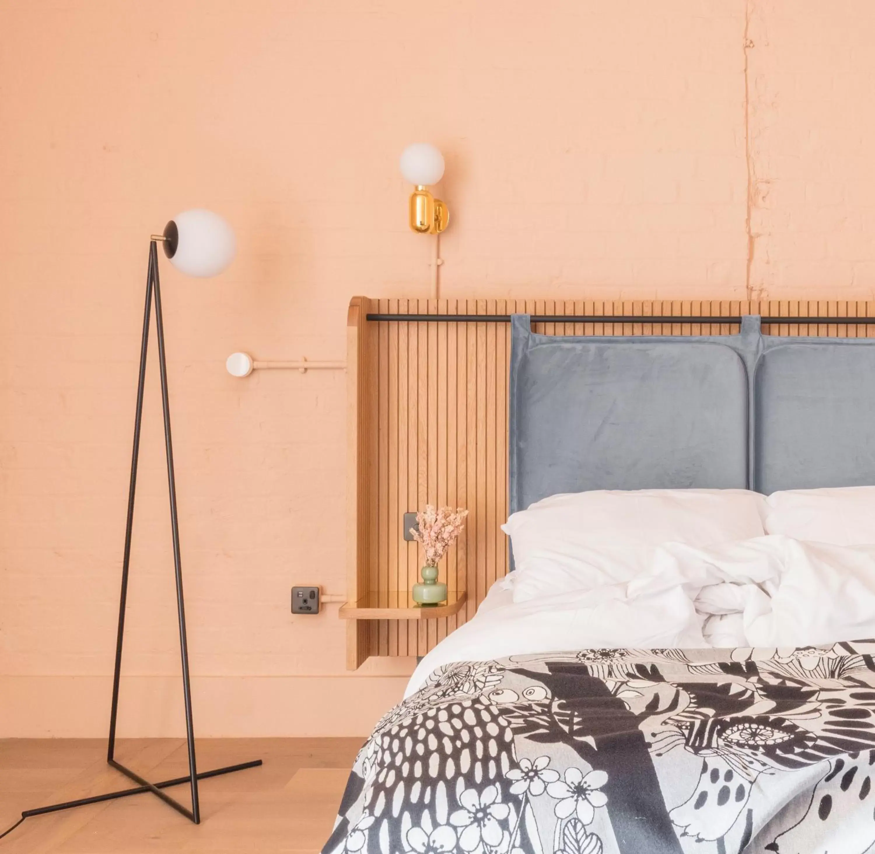 One Bedroom Suite in Whitworth Locke One Bedroom Suite in Whitworth Locke