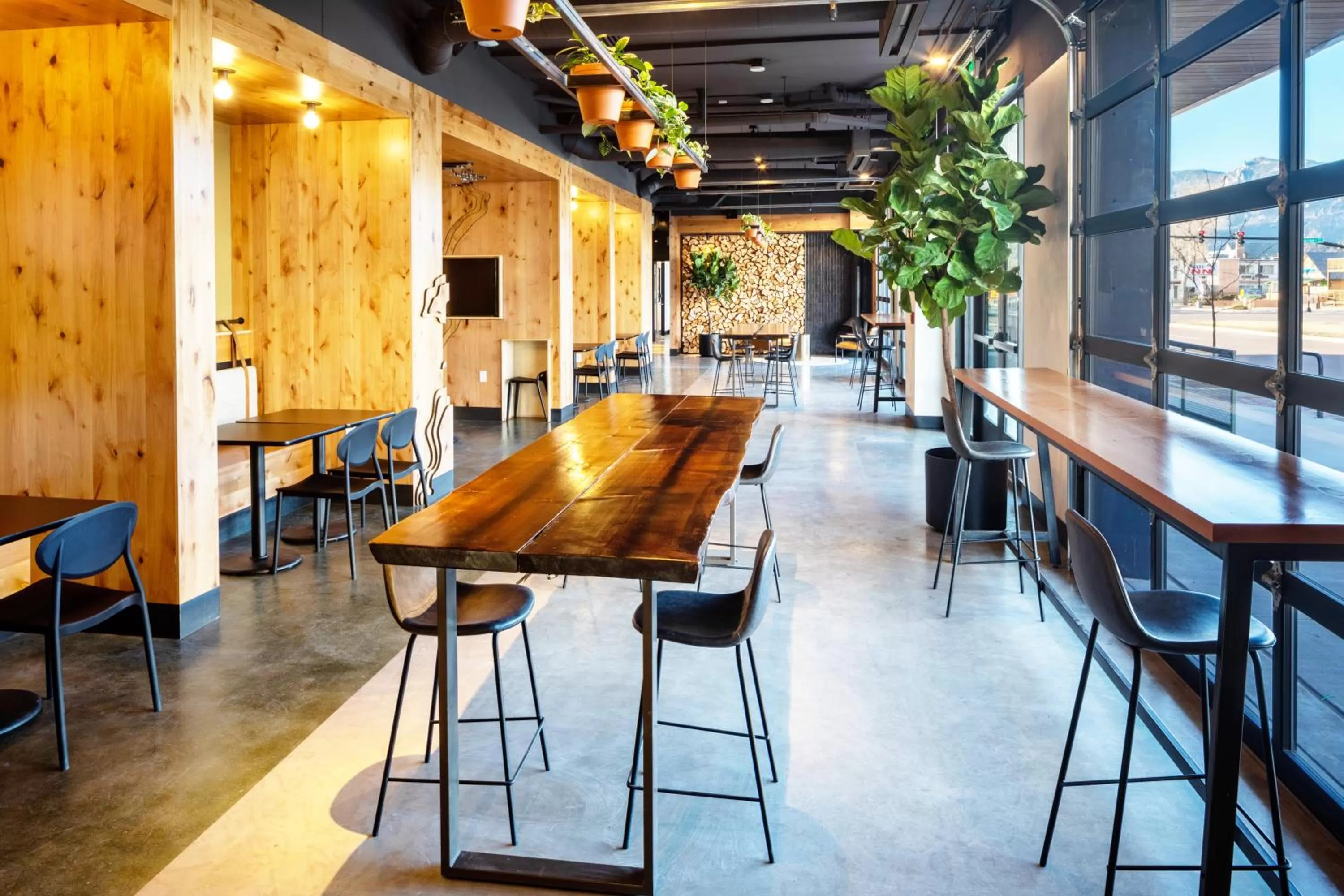 Restaurant/places to eat in Kinship Landing