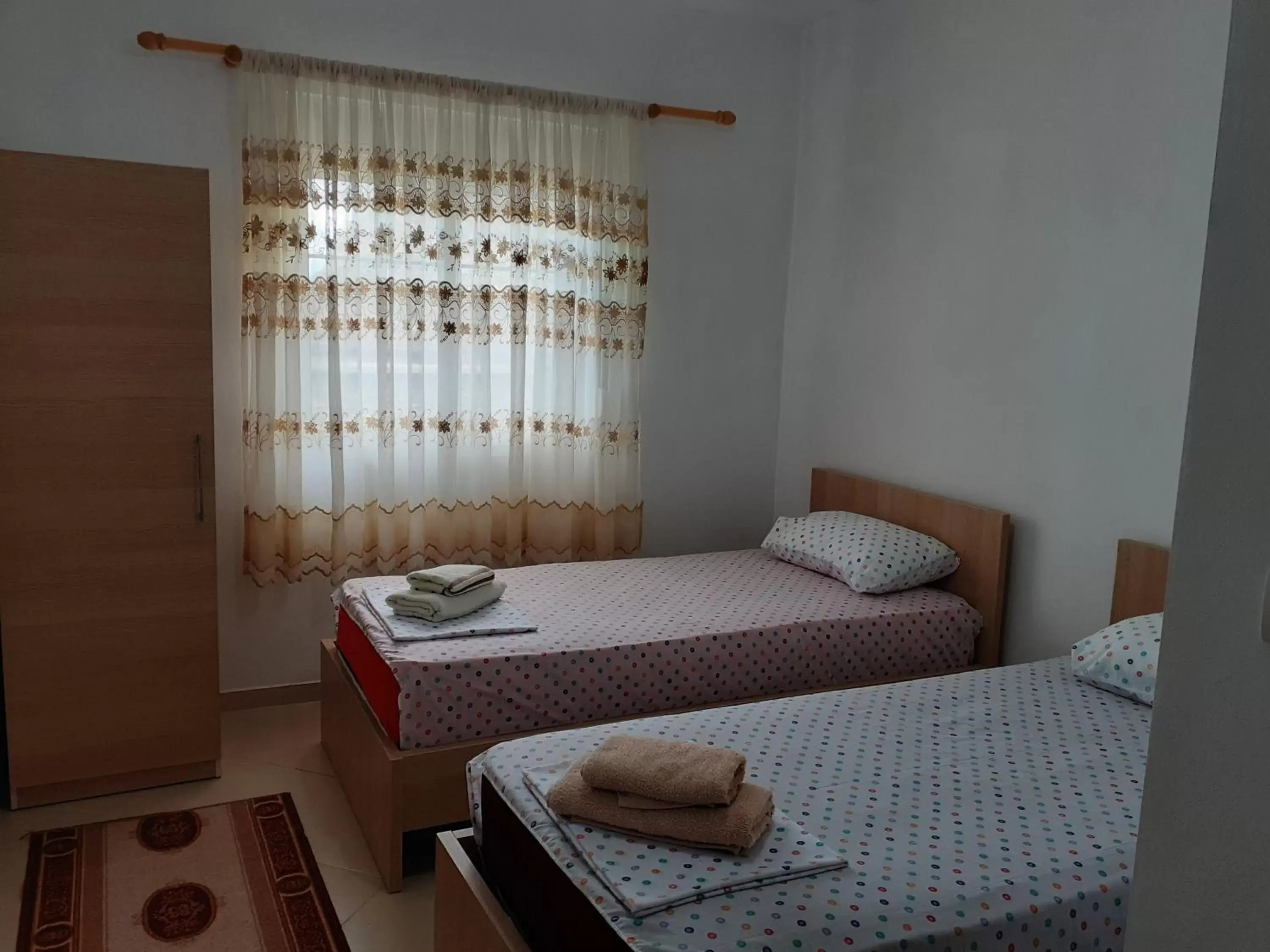 Budget Double or Twin Room in Nesti Relax Home Budget Double or Twin Room in Nesti Relax Home