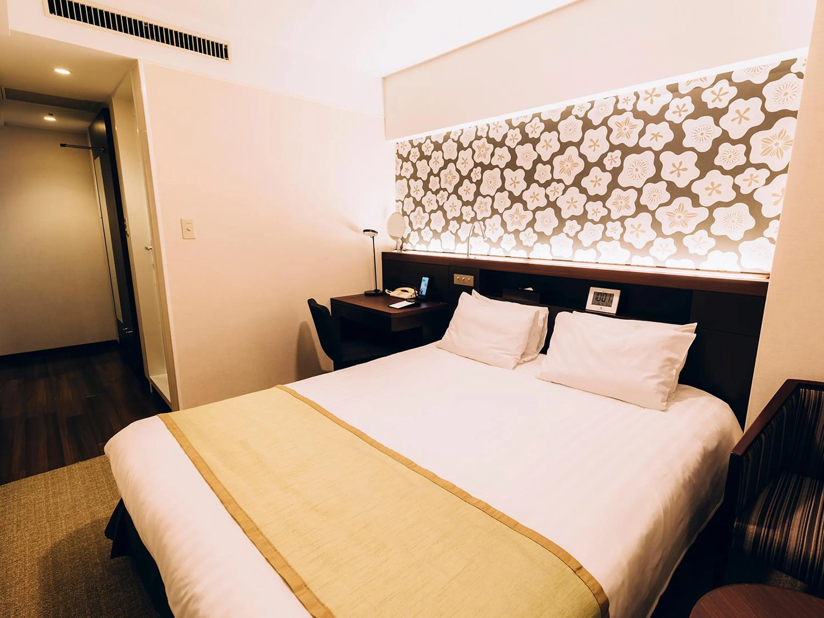 Photo of the whole room, Bed in Shinagawa Tobu Hotel