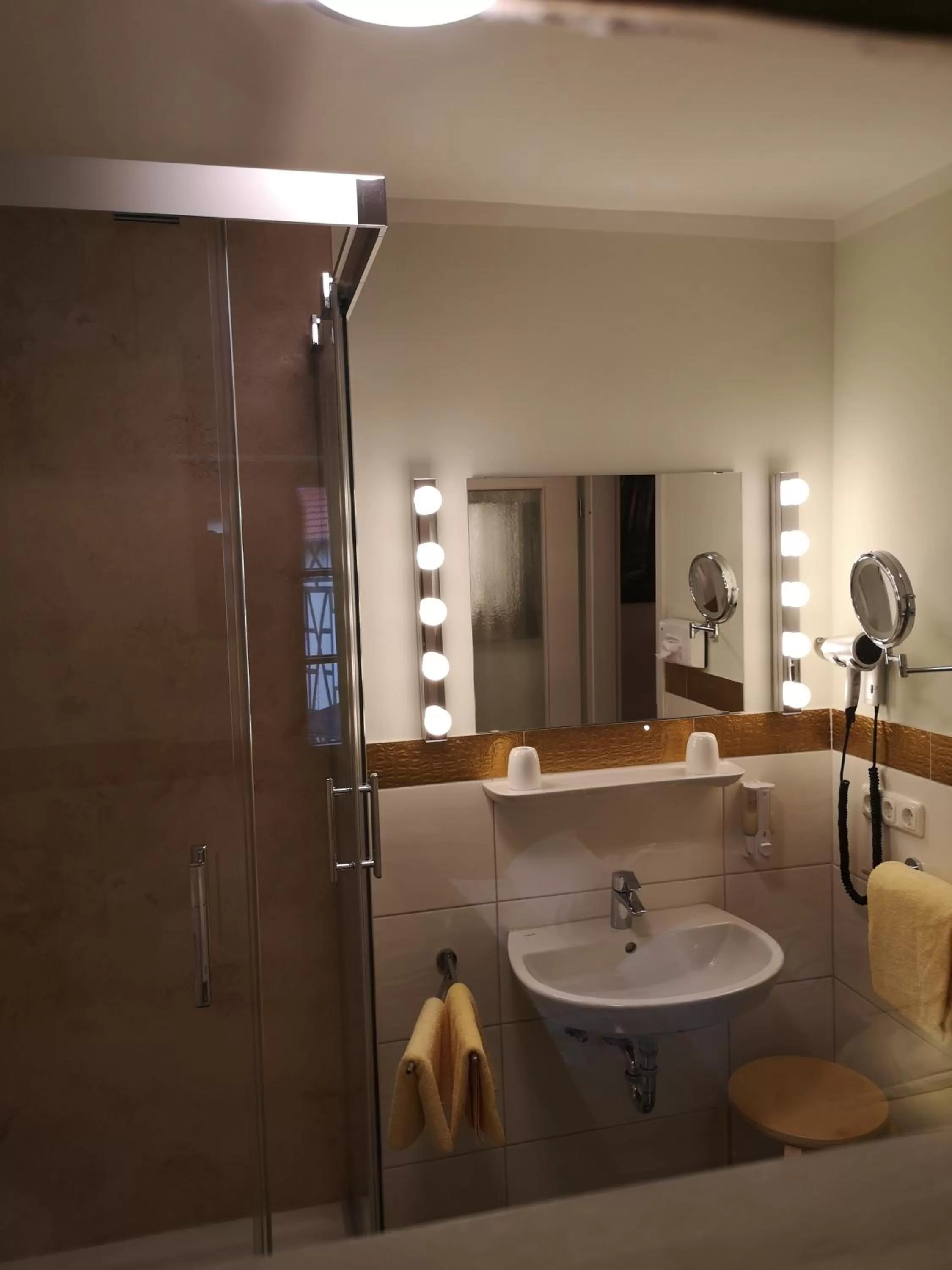 Bathroom in Hotel Goldflair am Rathaus