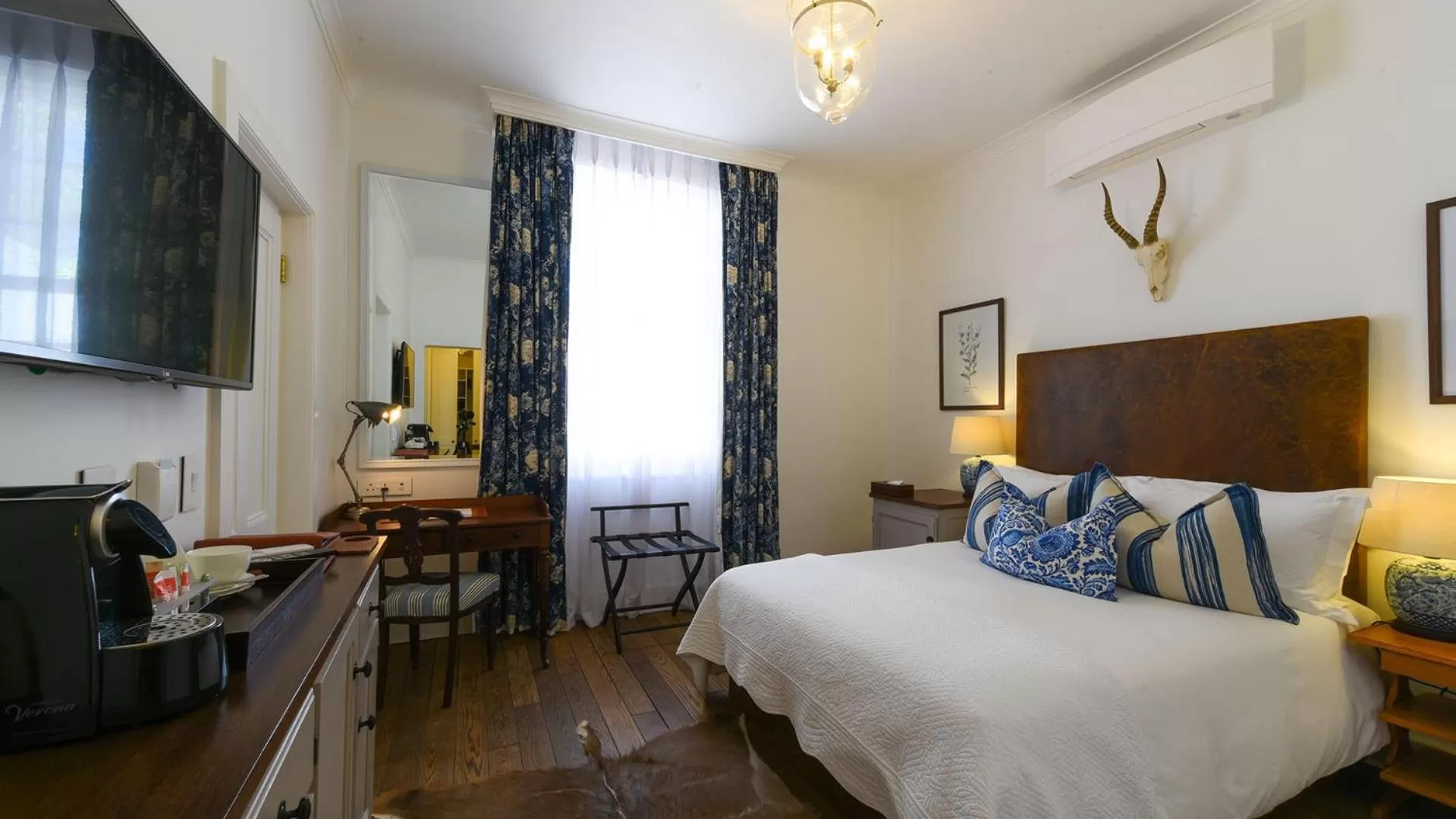 Bed in Drostdy Hotel