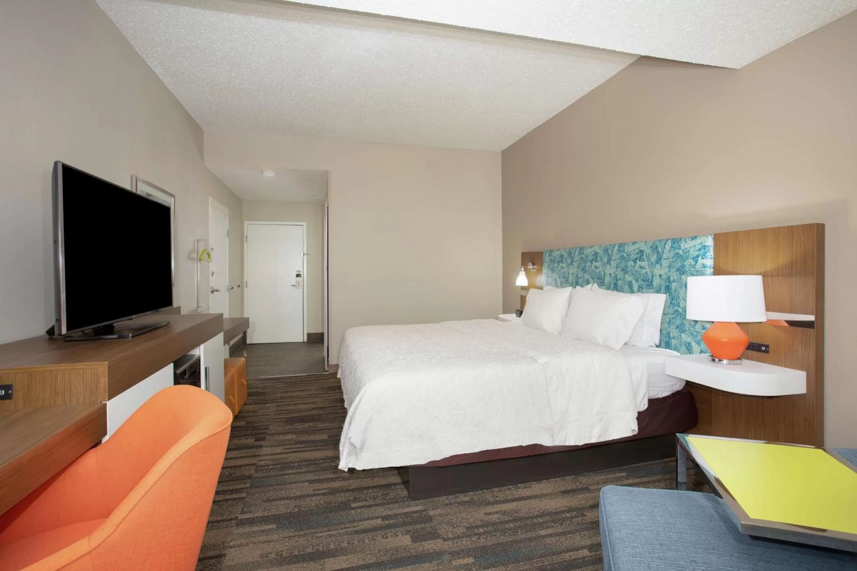 Bedroom, Bed in Hampton Inn & Suites Kansas City-Merriam