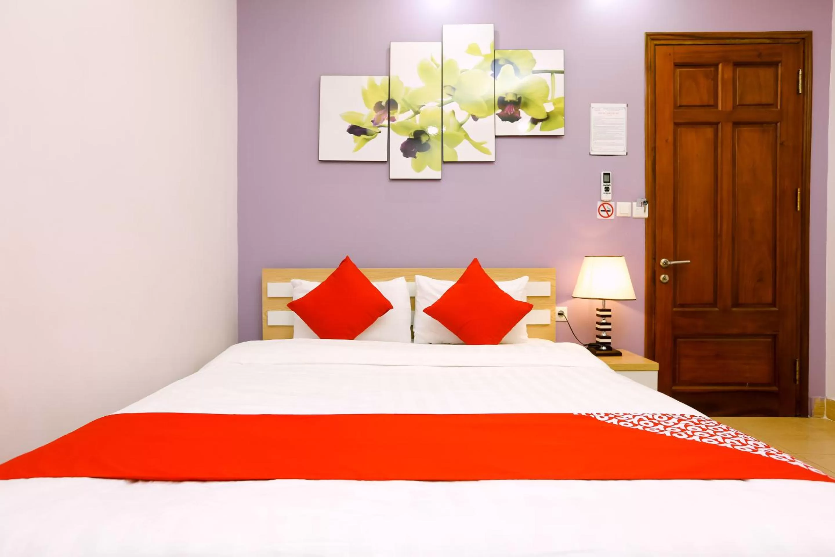 Photo of the whole room, Bed in Tuan Anh Hotel