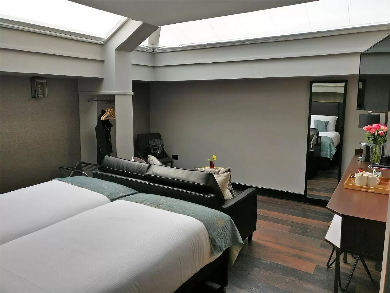 Photo of the whole room, Bed in Camden Enterprise Hotel