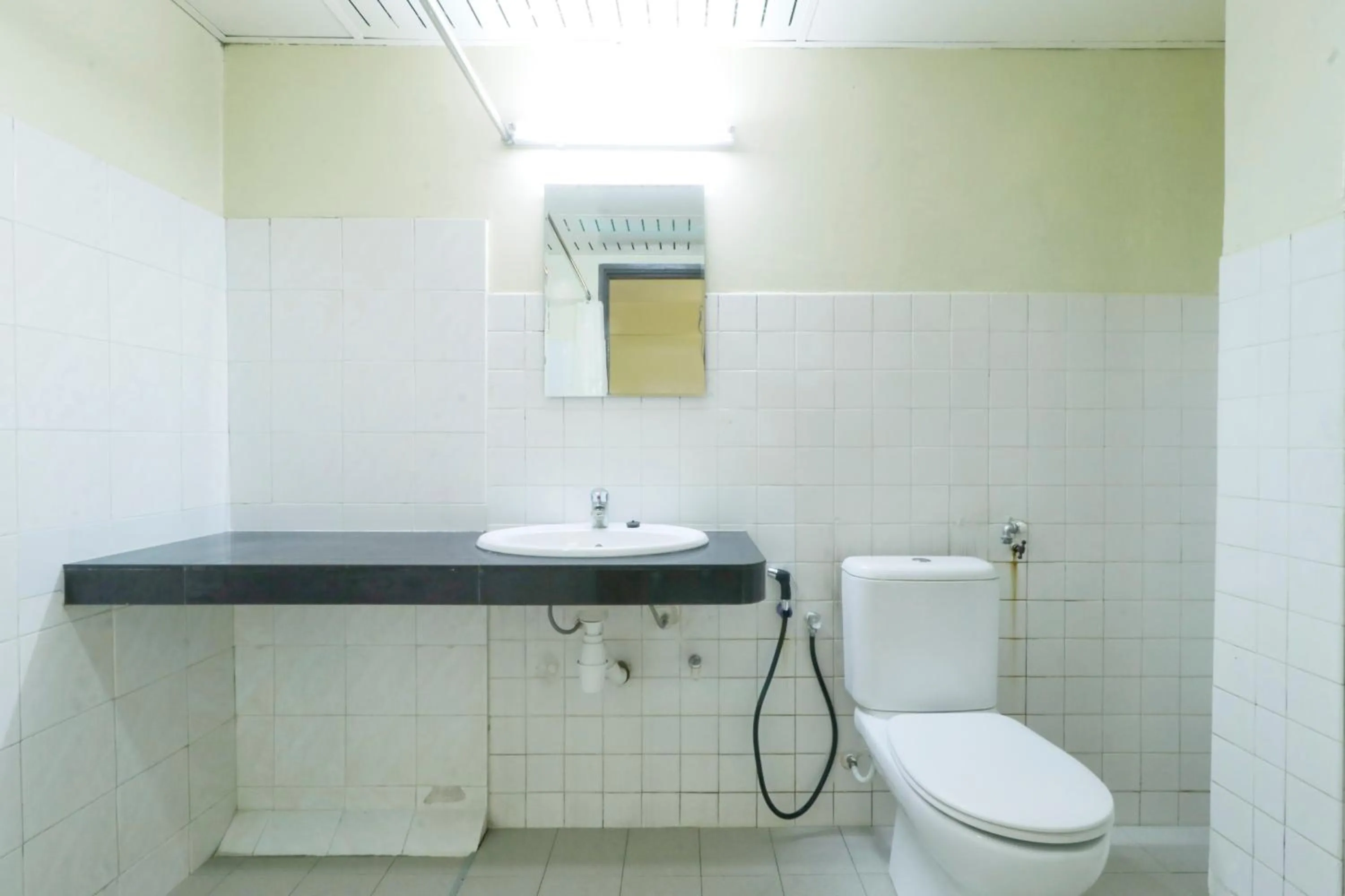 Bathroom in Nan Yeang Hotel Petaling Street