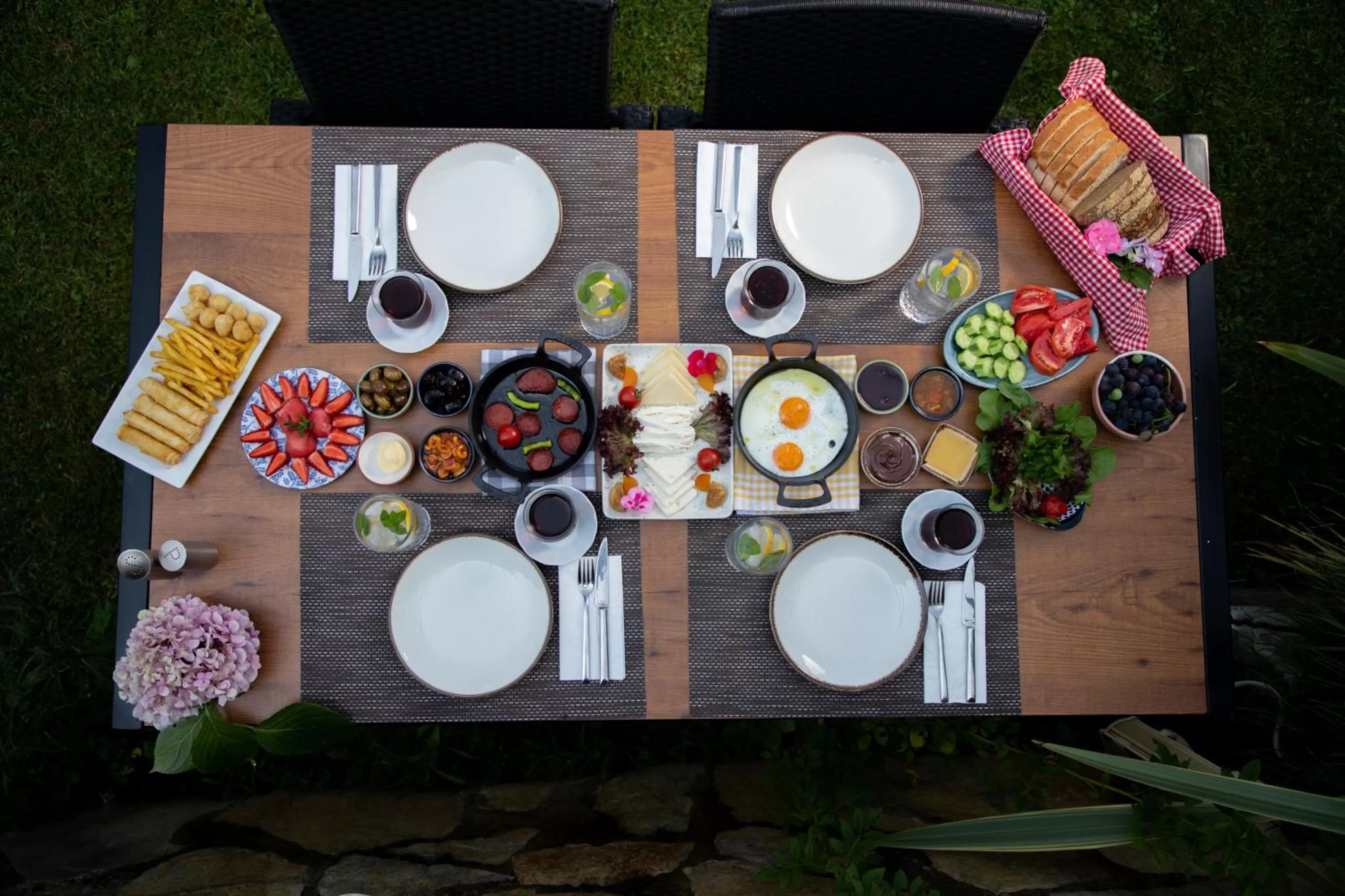 Coffee/tea facilities, Restaurant/Places to Eat in Sapanca Villa Suite Boutique Hotel