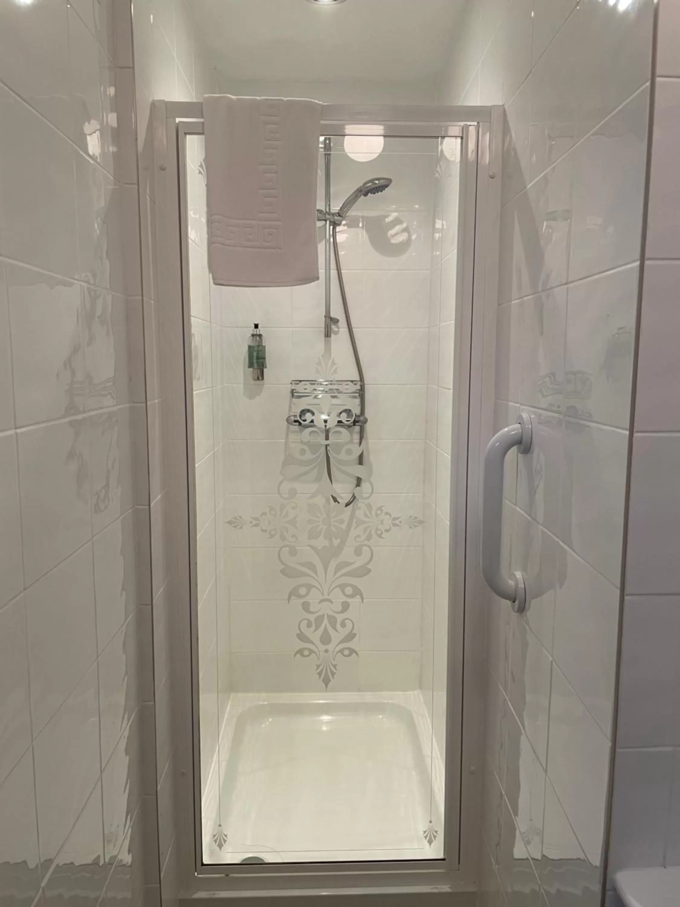 Bathroom in Birkdale Guest House