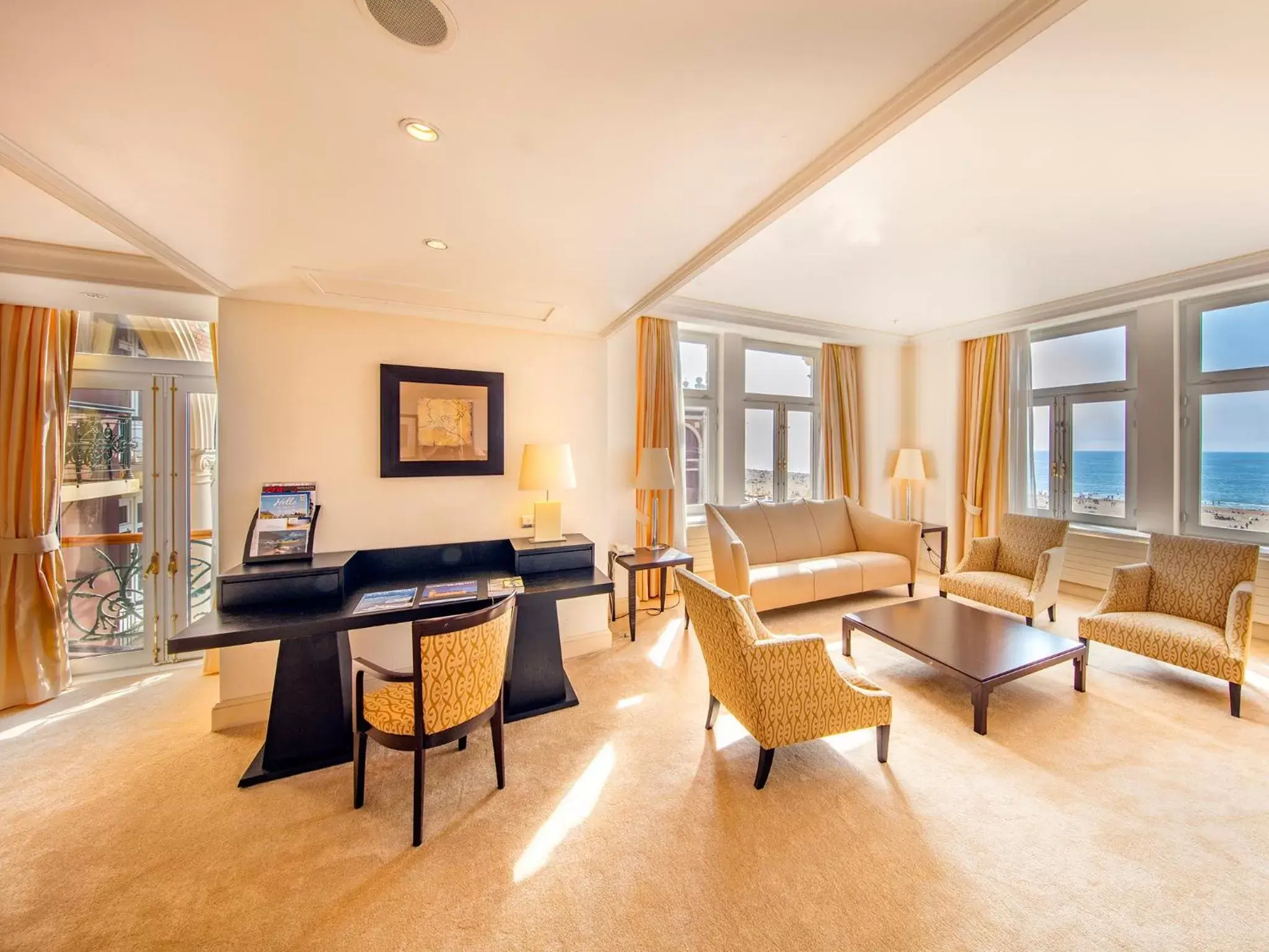 Presidential Suite in Grand Hotel Amrâth Kurhaus The Hague Scheveningen Presidential Suite in Grand Hotel Amrâth Kurhaus The Hague Scheveningen