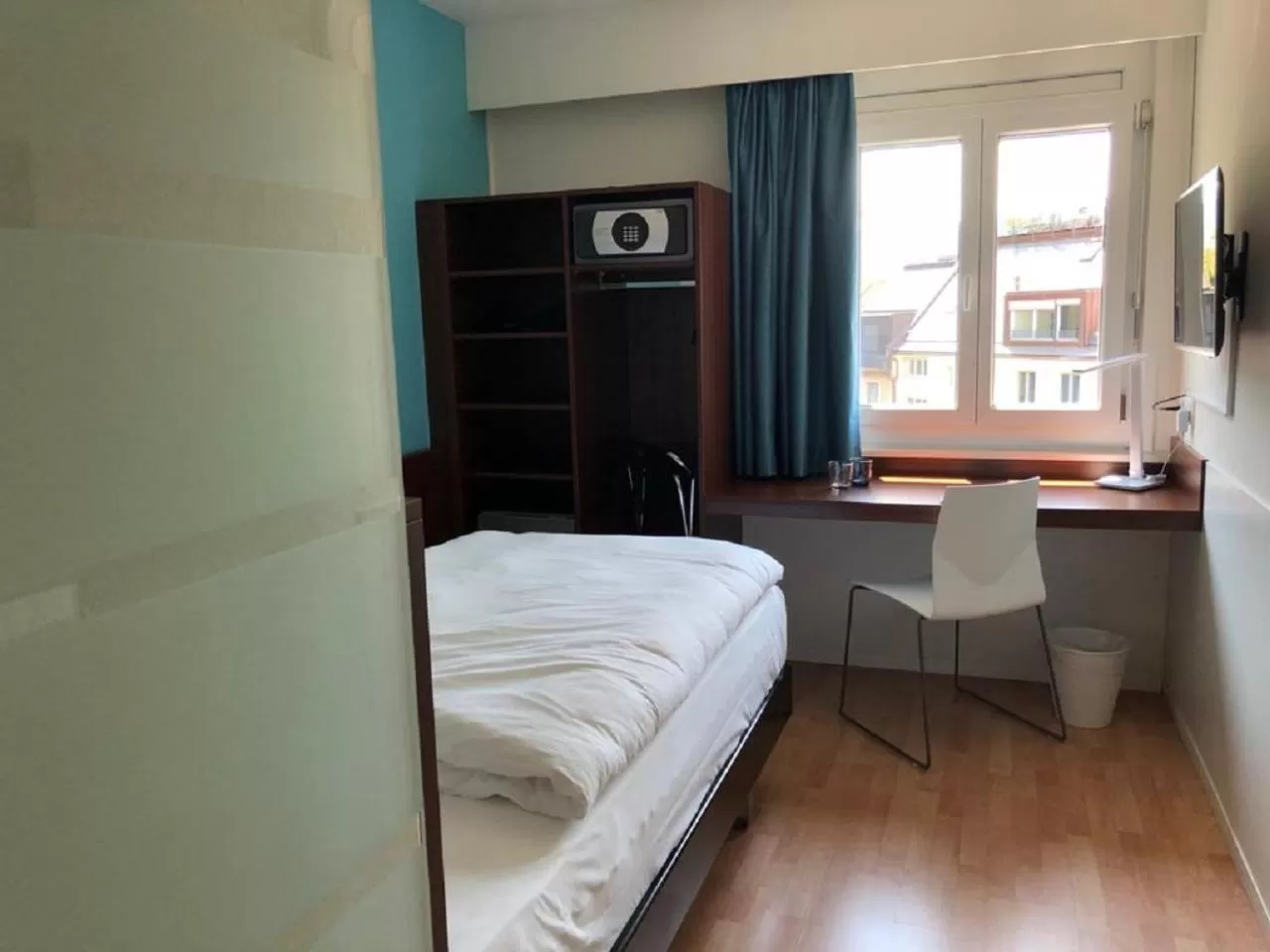 Photo of the whole room in Royal Hotel Zurich