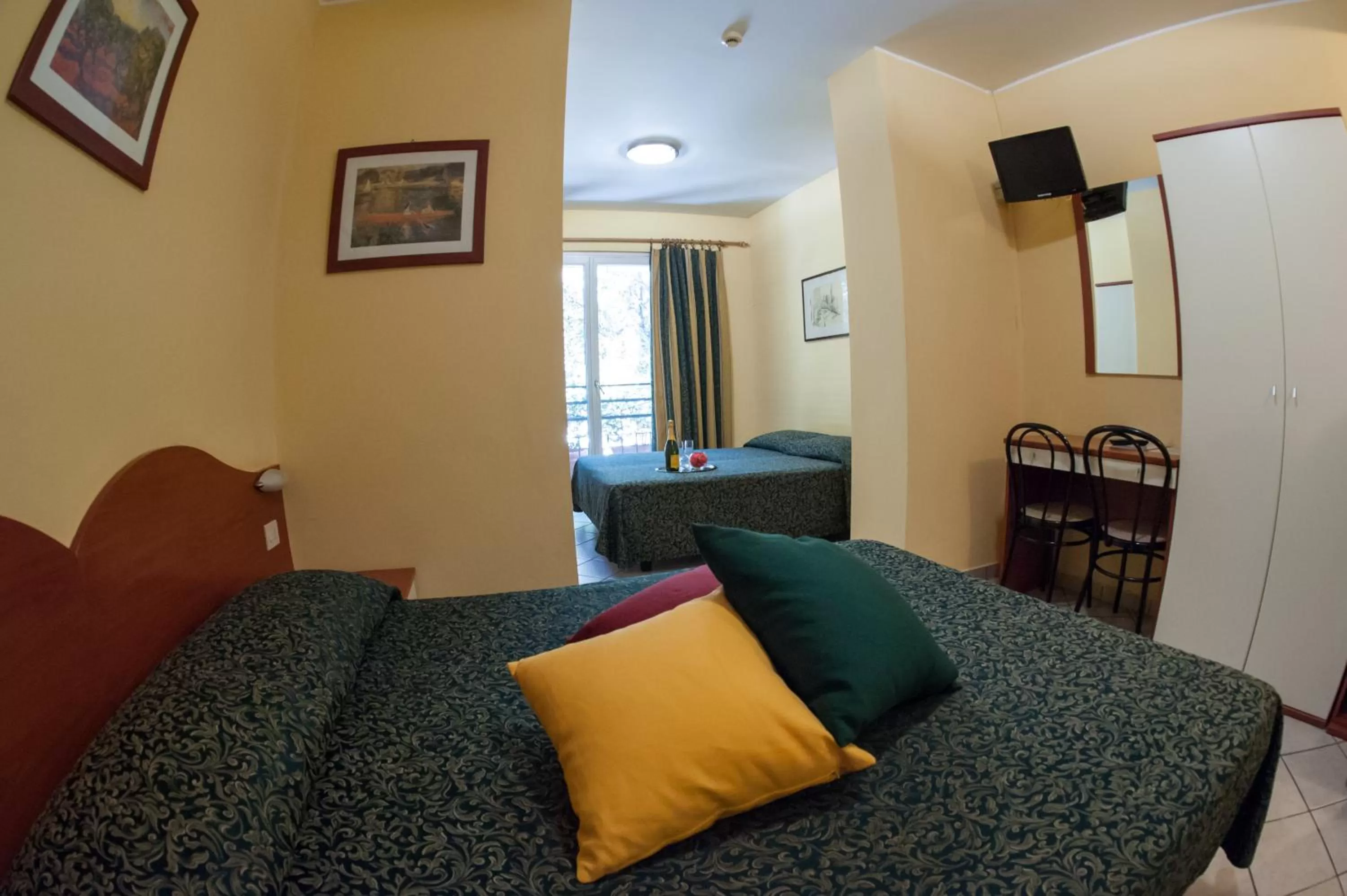 Bedroom, Bed in The Best Hotel