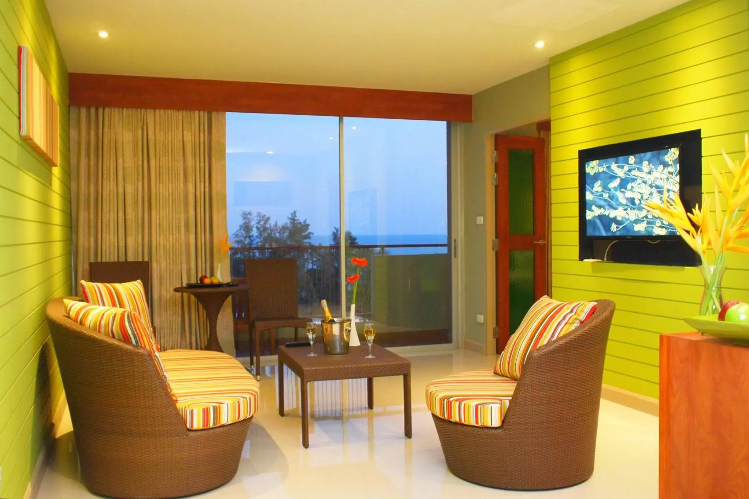 One-Bedroom Suite in Long Beach Cha-Am Hotel One-Bedroom Suite in Long Beach Cha-Am Hotel