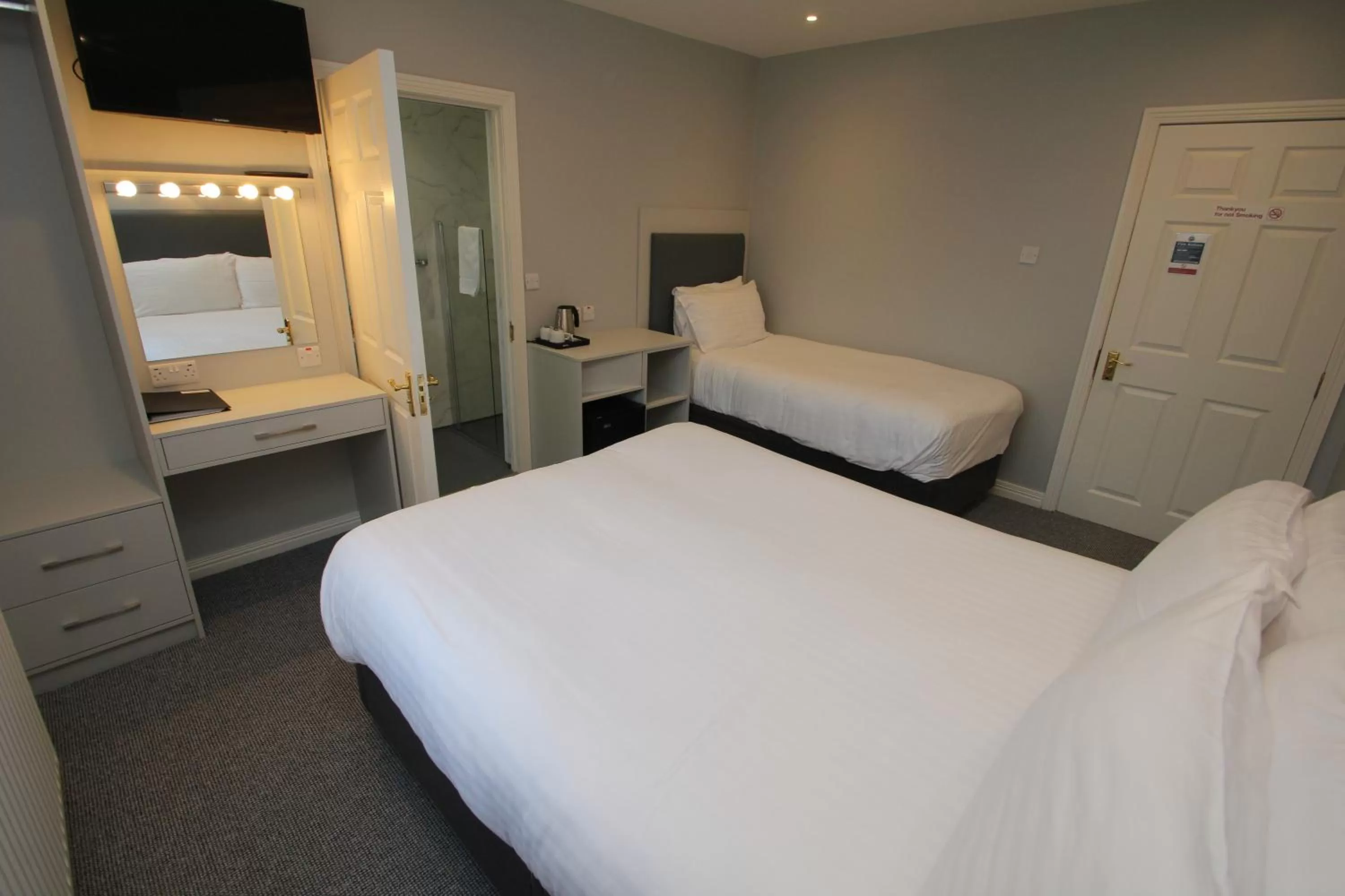 Bedroom, Bed in North Coast Motel