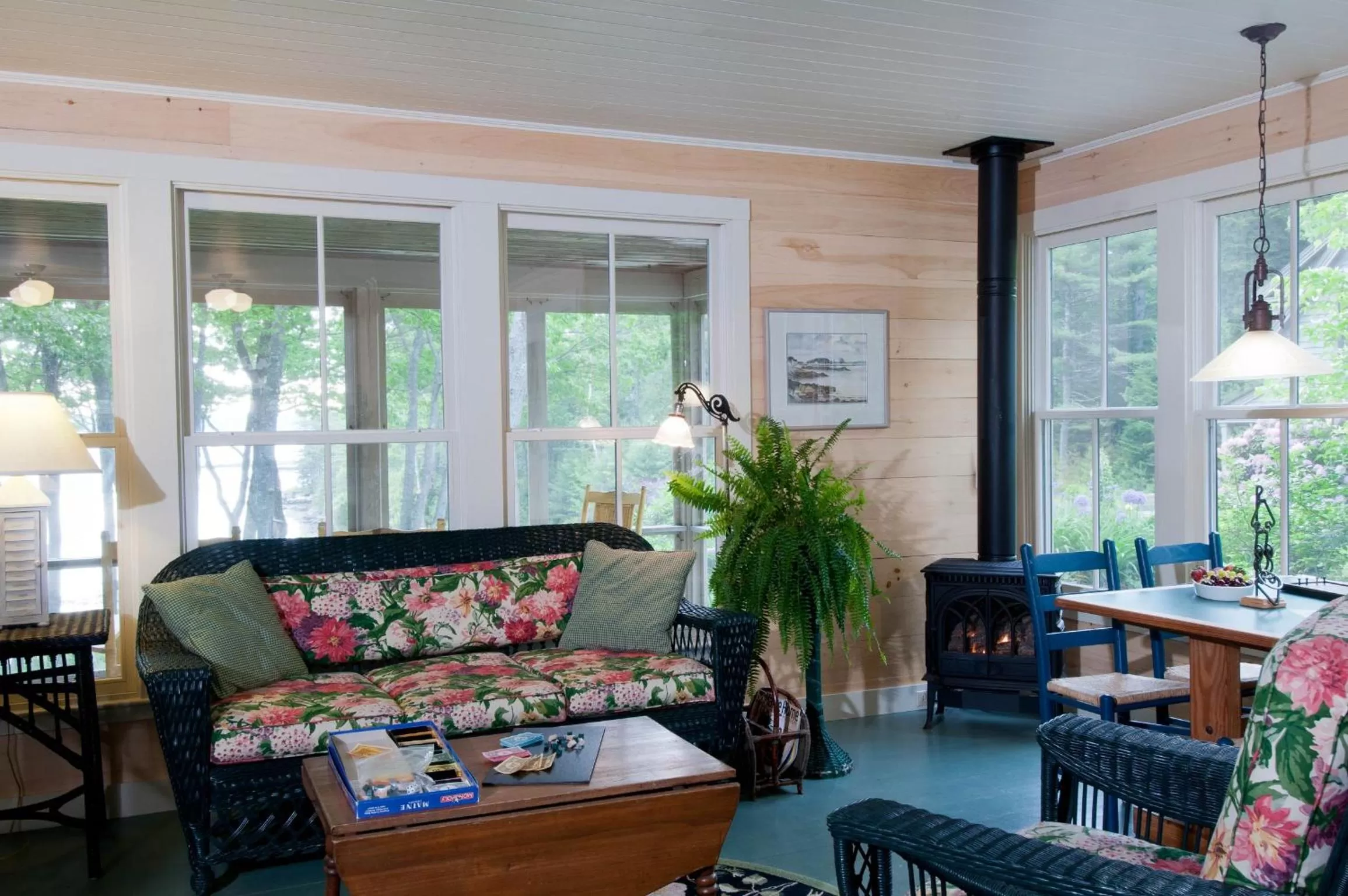 Communal lounge/ TV room, Seating Area in Coveside Bed & Breakfast