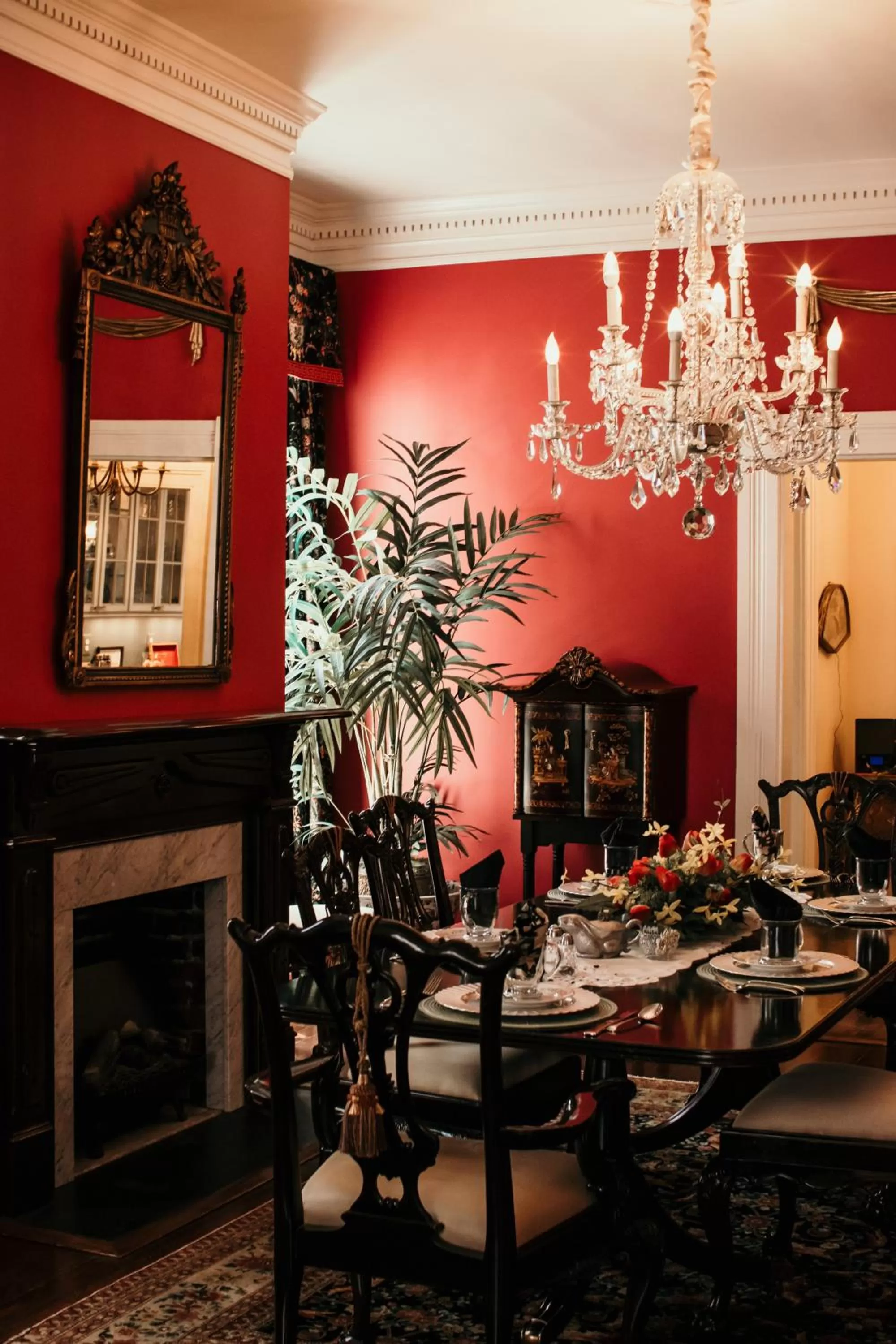 The Richard Johnston Inn & 1890 Caroline House