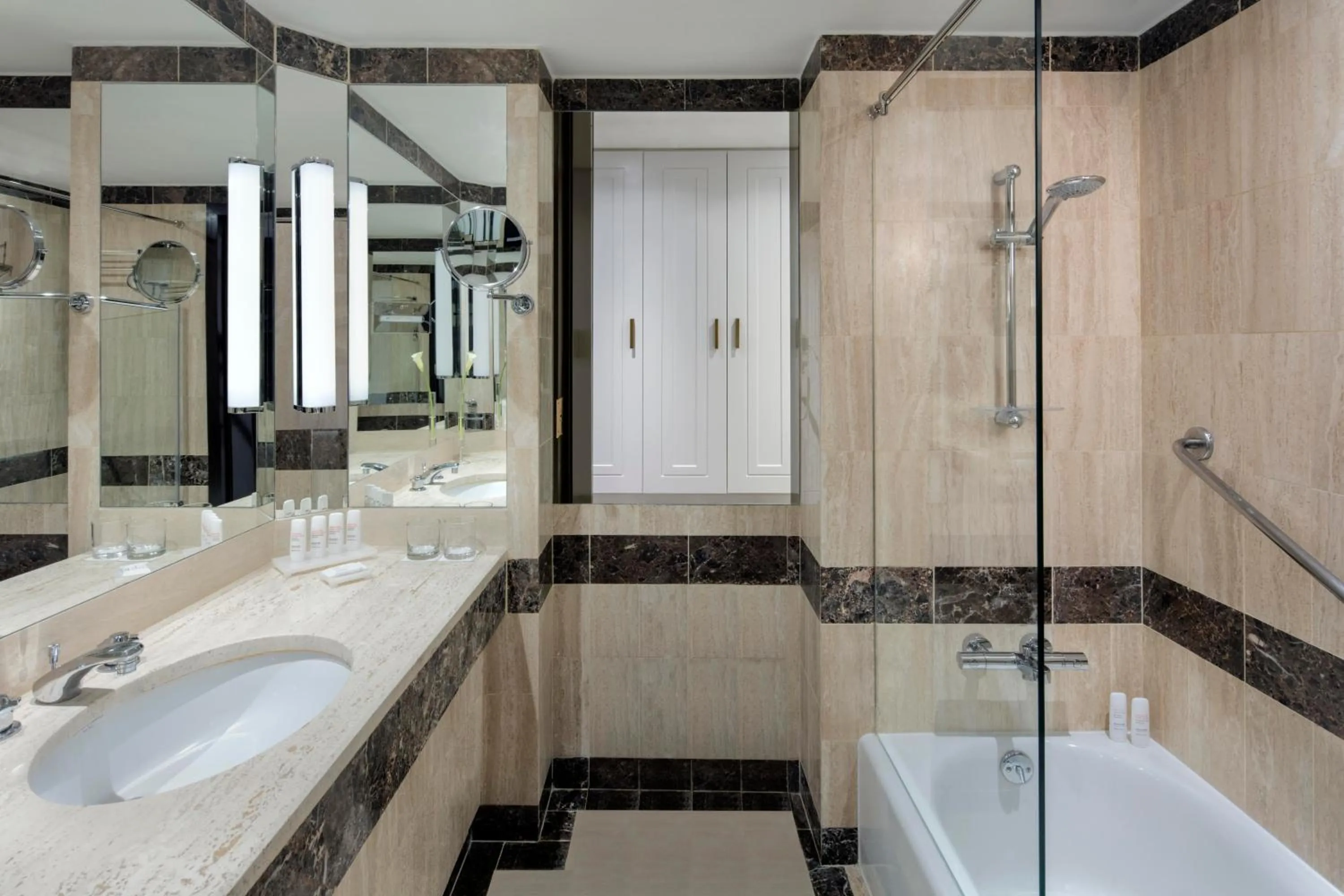 Bathroom in Radisson Blu Hotel, Dubai Deira Creek