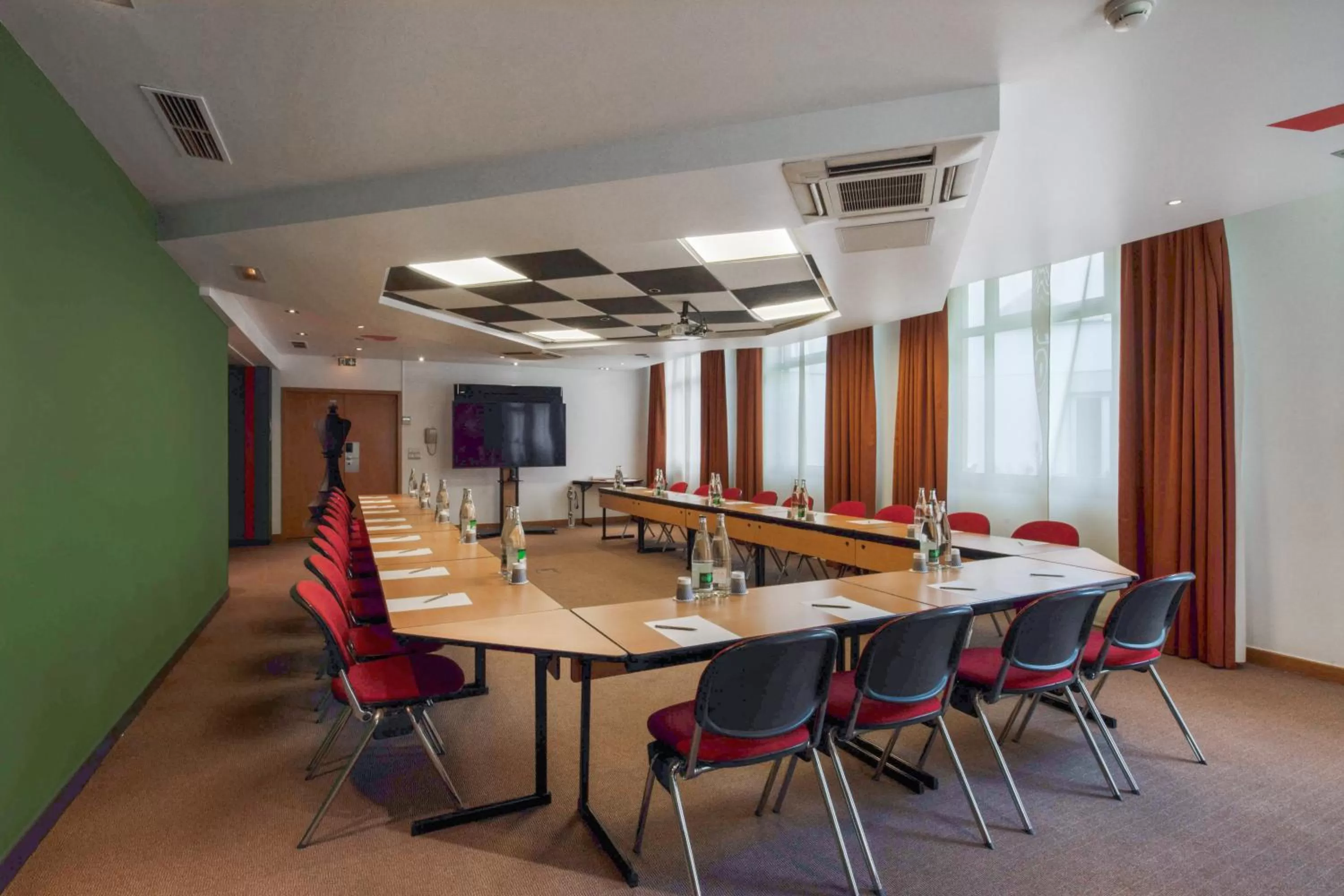 Meeting/conference room in Mercure Paris Roissy CDG