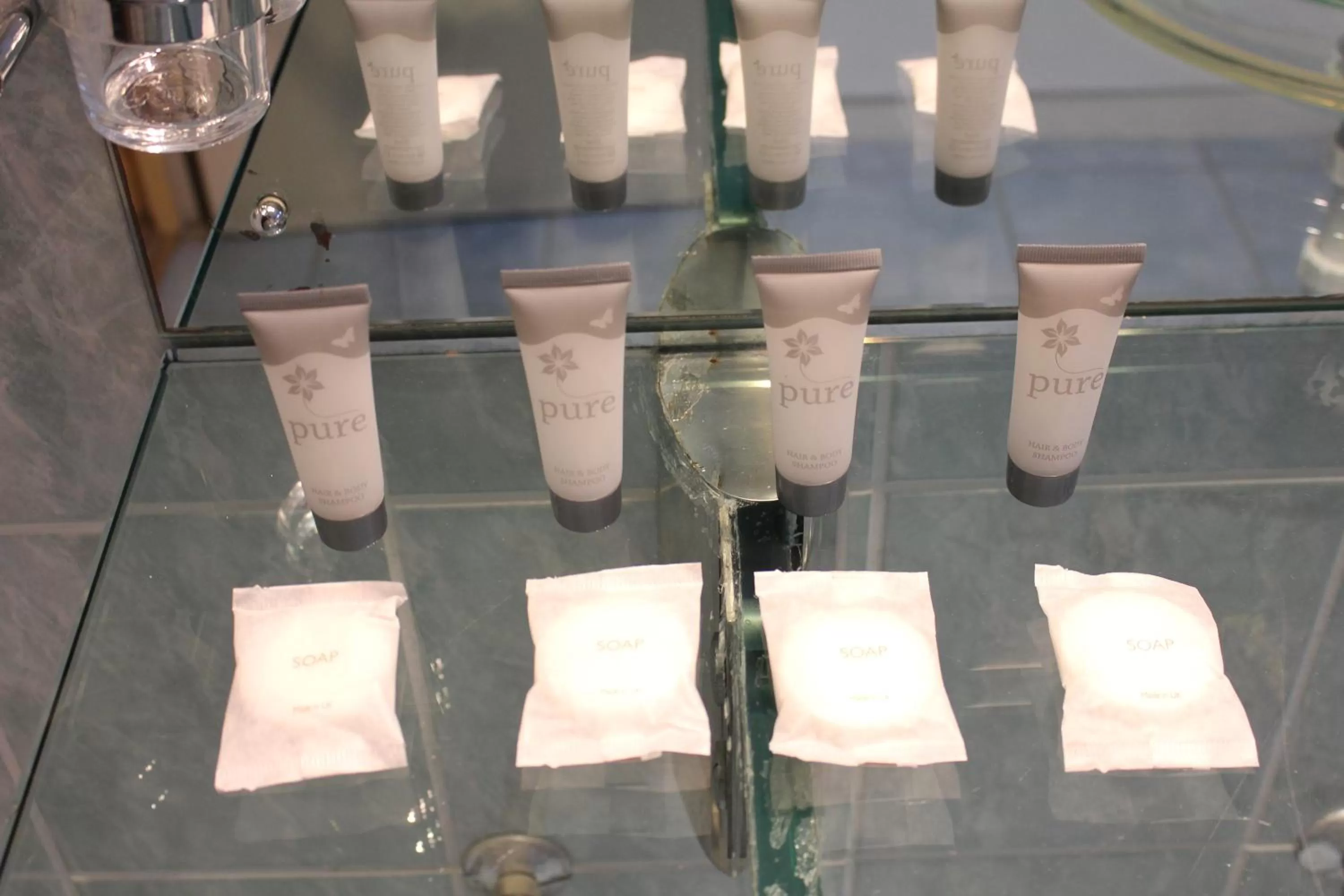 Photo of the whole room in Desalis Hotel London Stansted