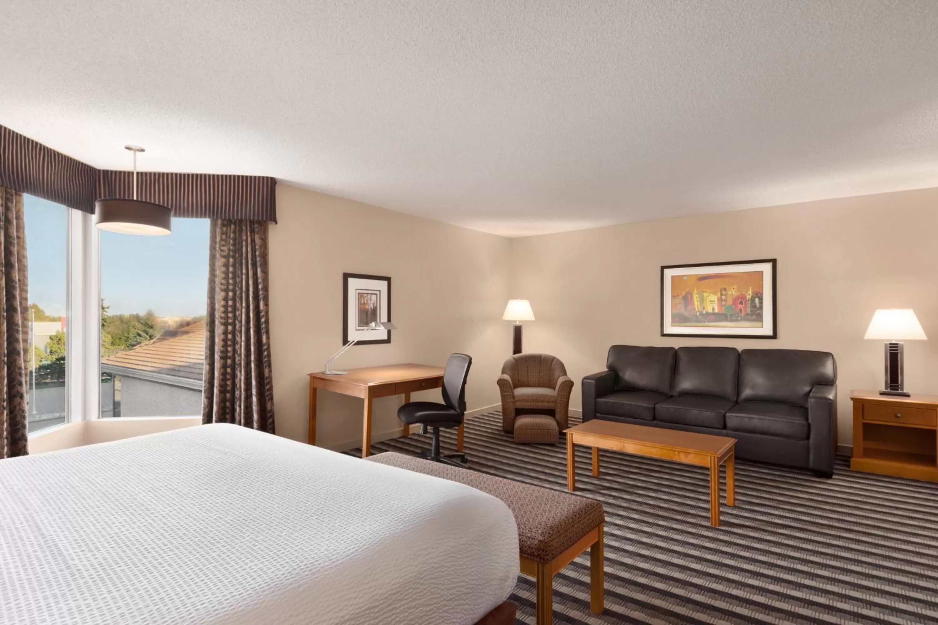 Photo of the whole room, Bed in Royal Hotel West Edmonton, Trademark Collection by Wyndham