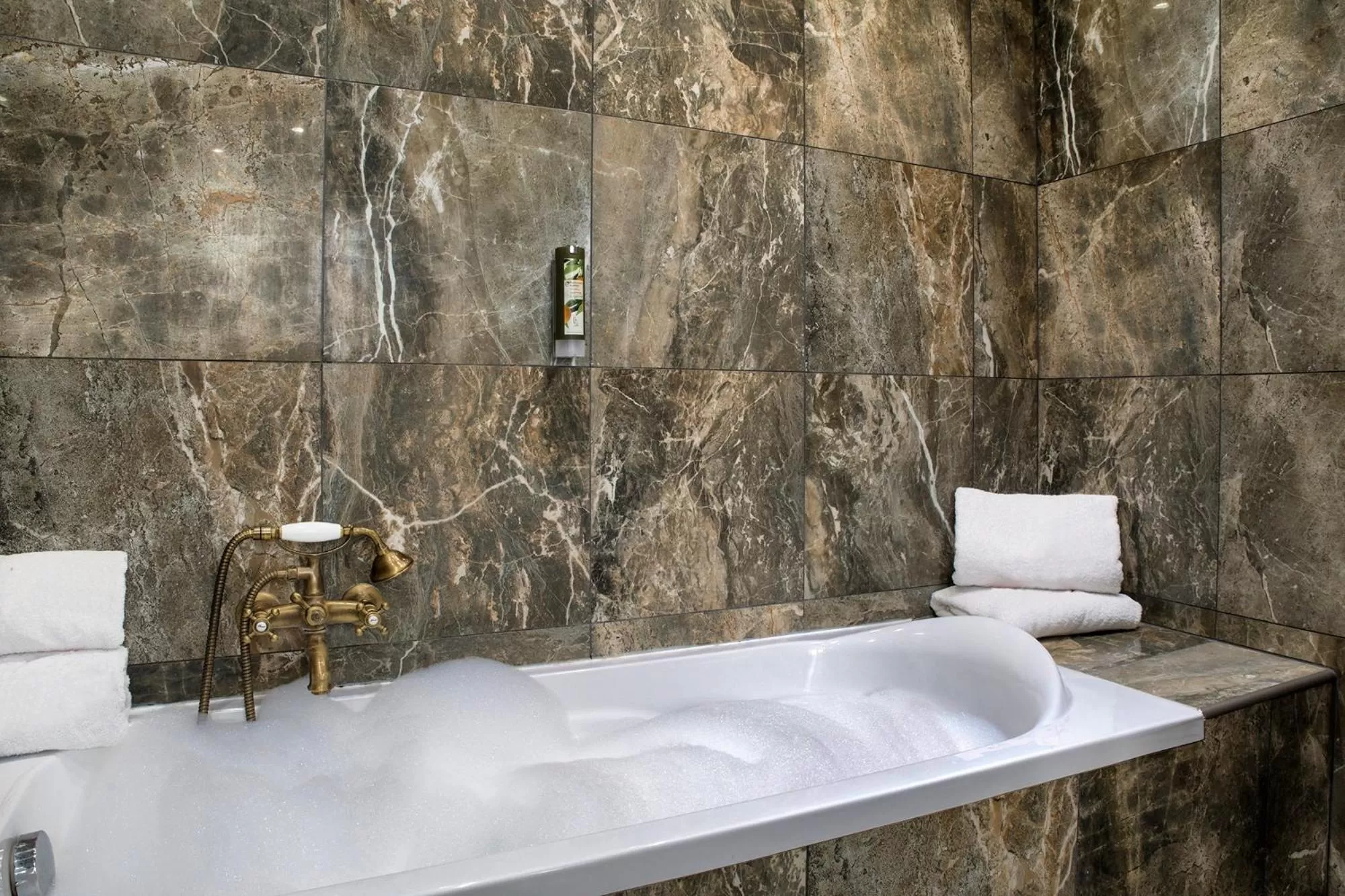 Bathroom in Hôtel Les Voyageurs