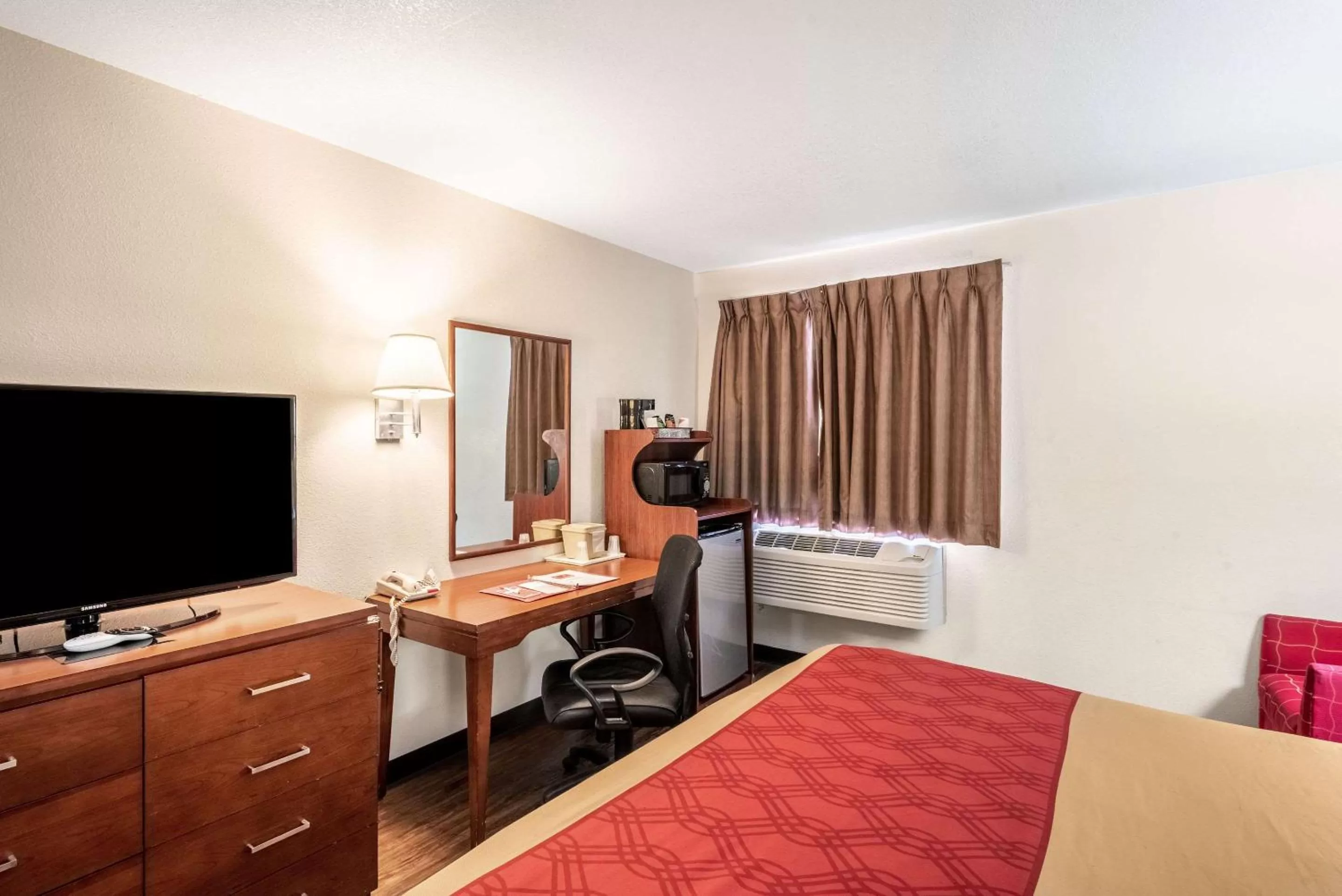 Queen Room - Accessible/Nonsmoking in Days Inn by Wyndham Canon City