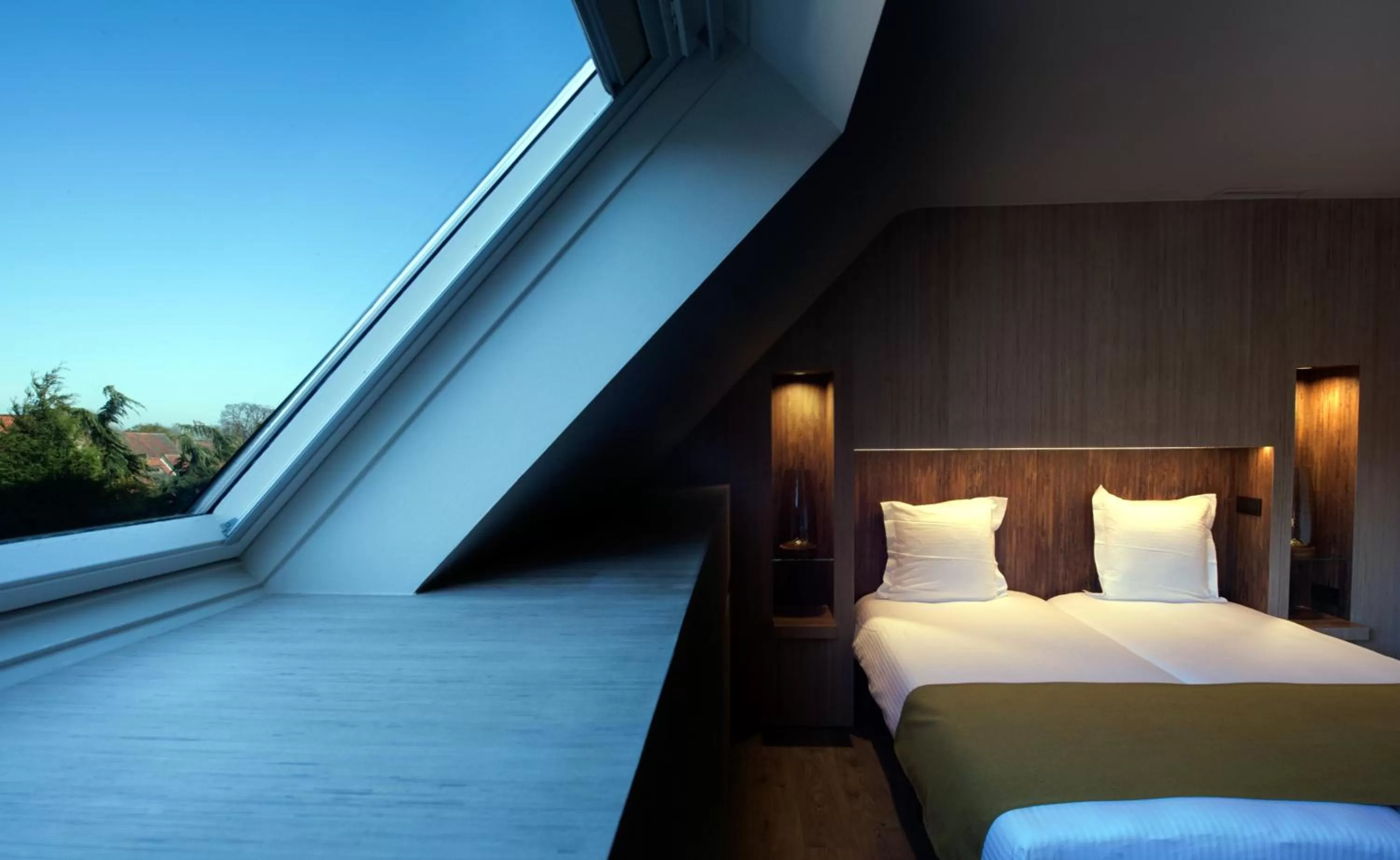 Day, Bed in Flanders Hotel