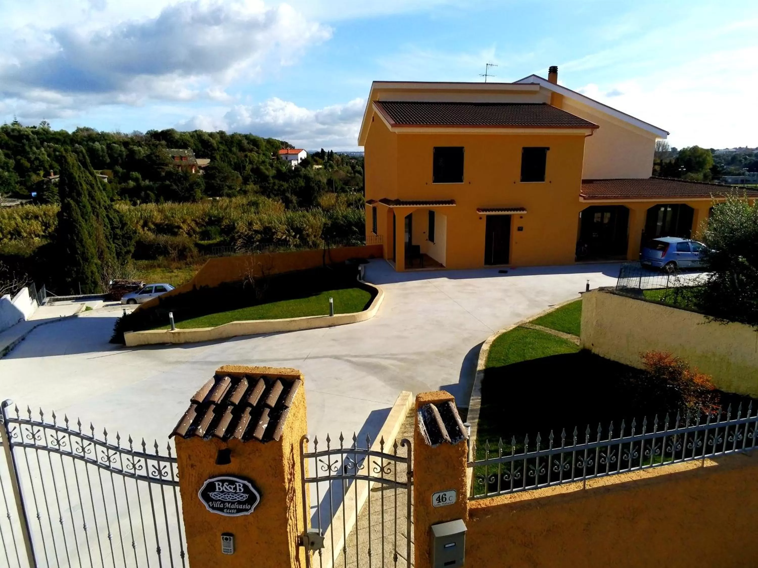 Property building in Villa Malvasio Pool and Jacuzzi Room Sassari