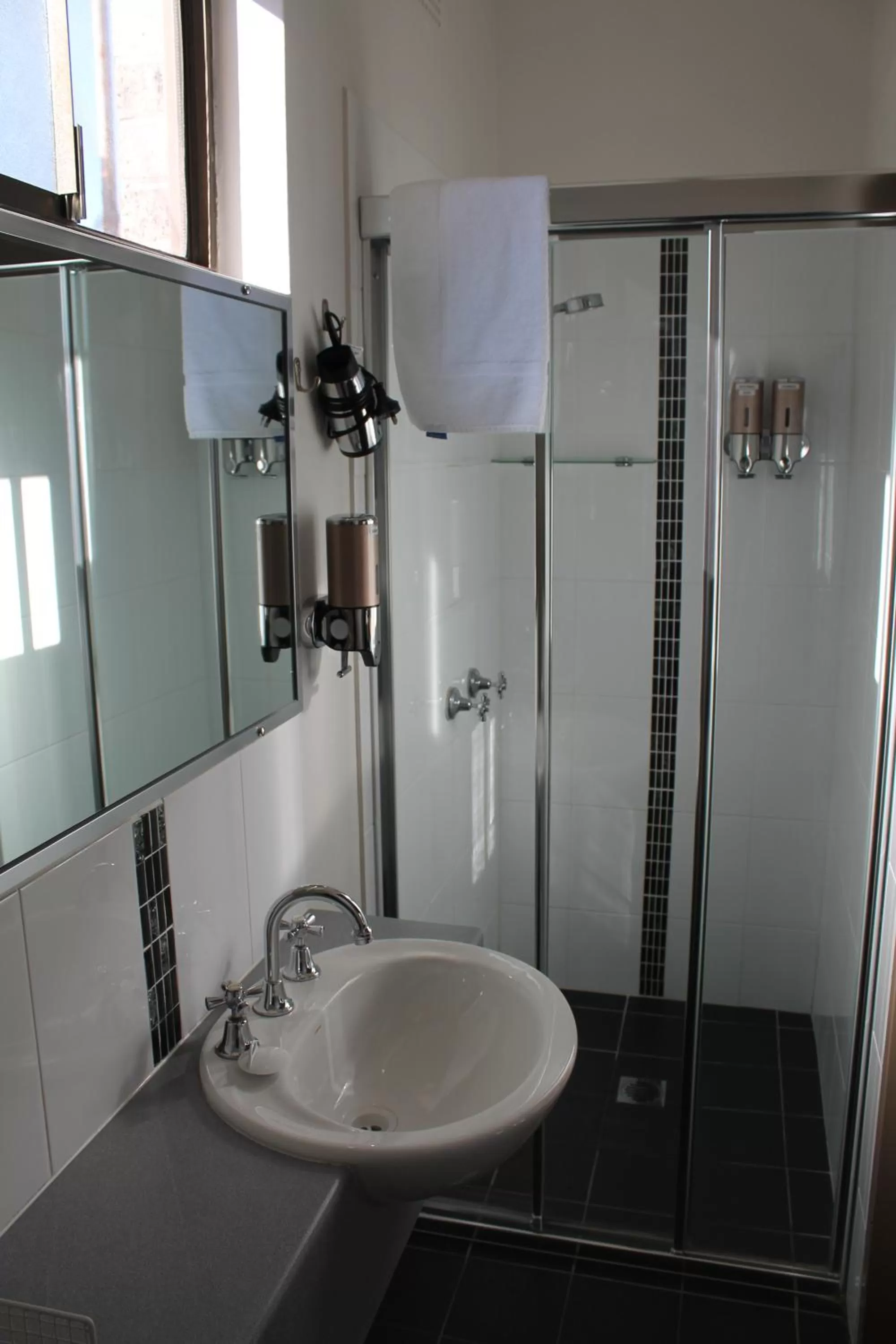 Bathroom in Marriott Park Motel