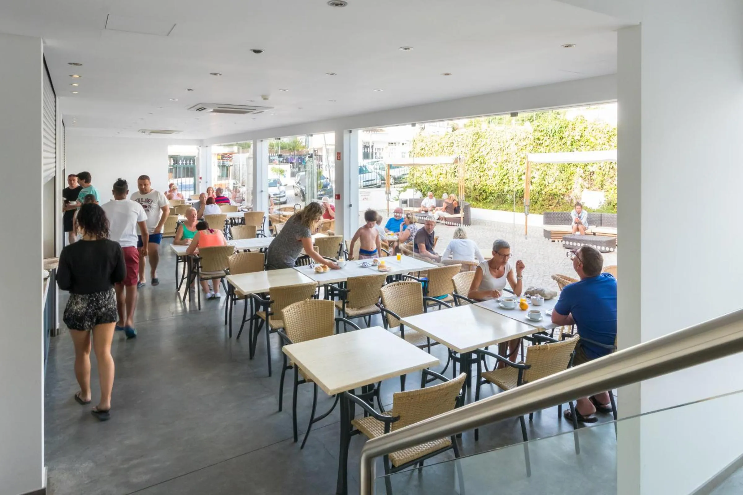 Continental breakfast in Vila Recife Hotel