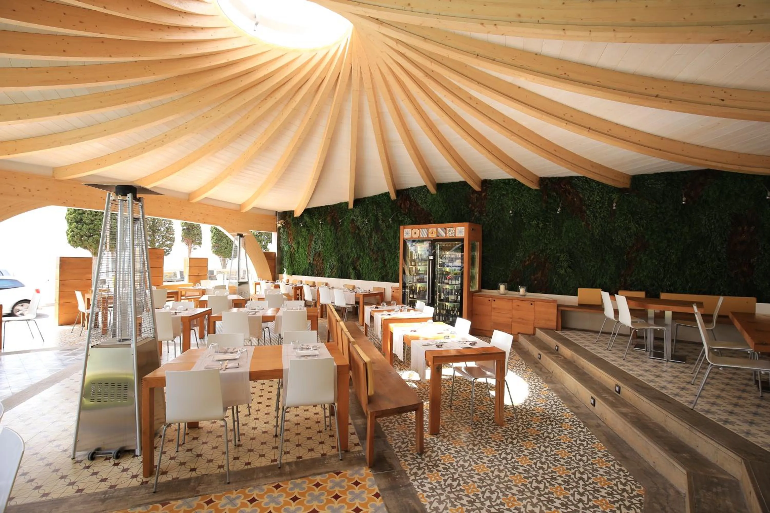 Restaurant/places to eat in Canyelles Platja