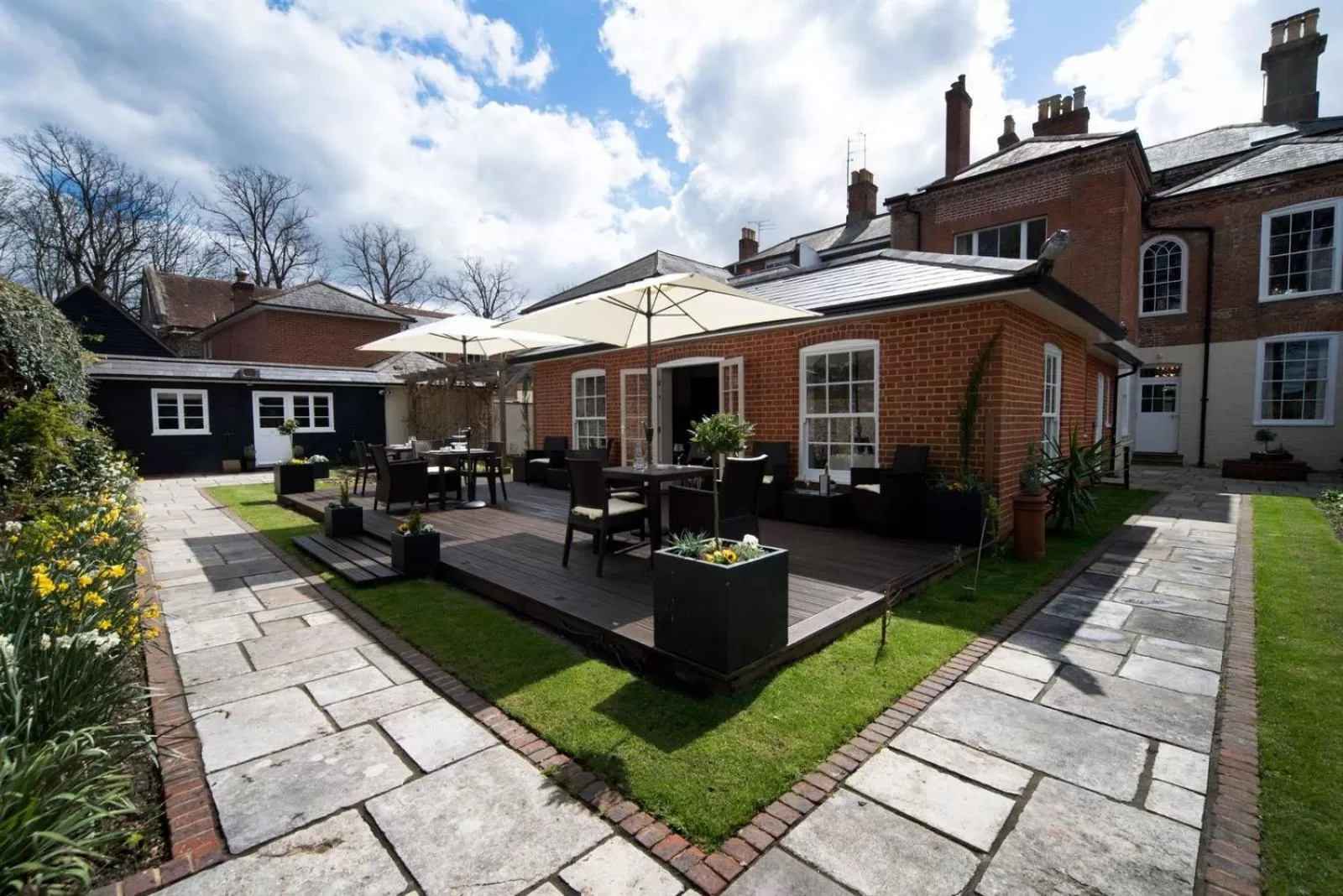 Garden in East Walls Hotel