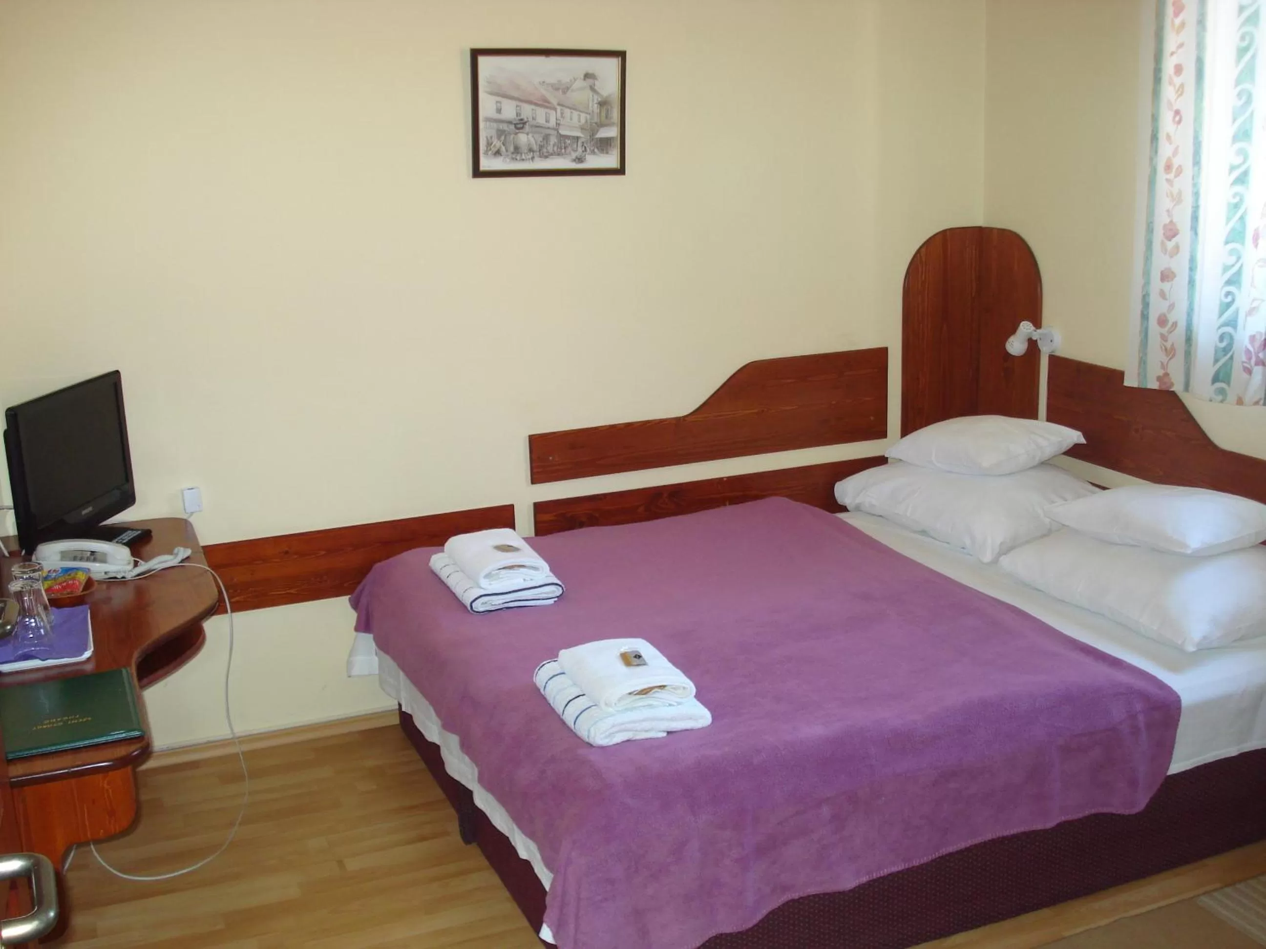 Photo of the whole room, Bed in Szent György Fogadó