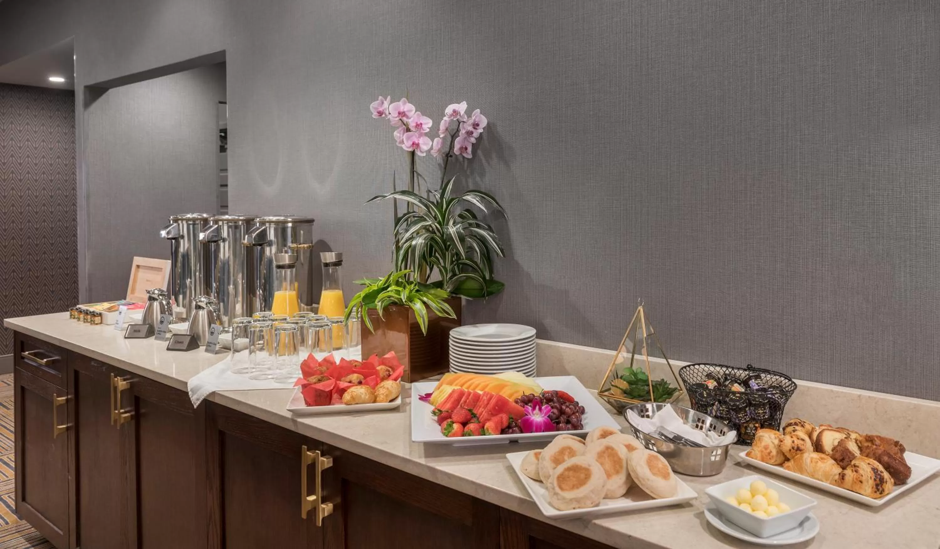 Meeting/conference room in Crowne Plaza Providence-Warwick (Airport) by IHG