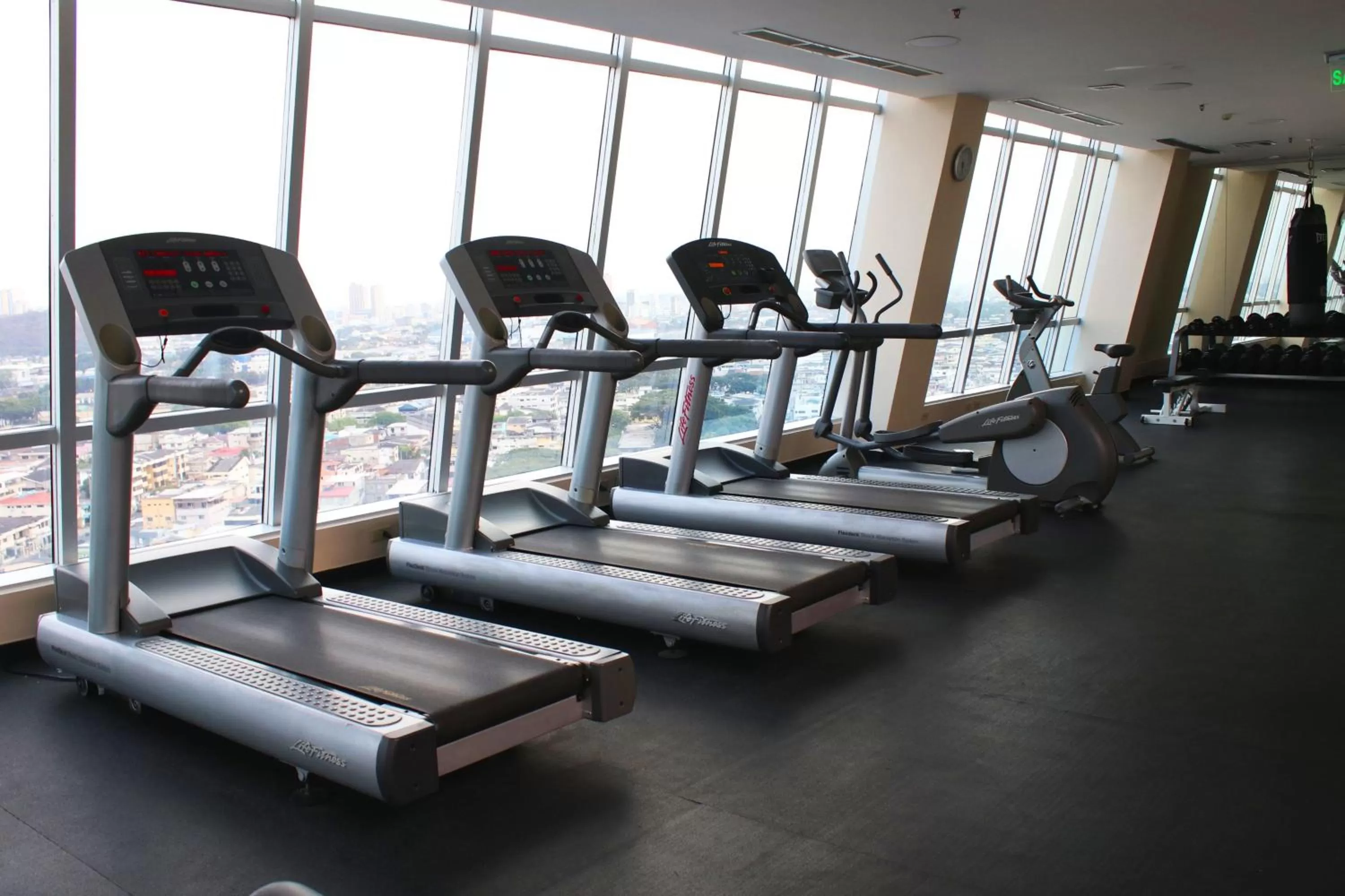 Fitness centre/facilities in Courtyard by Marriott Guayaquil