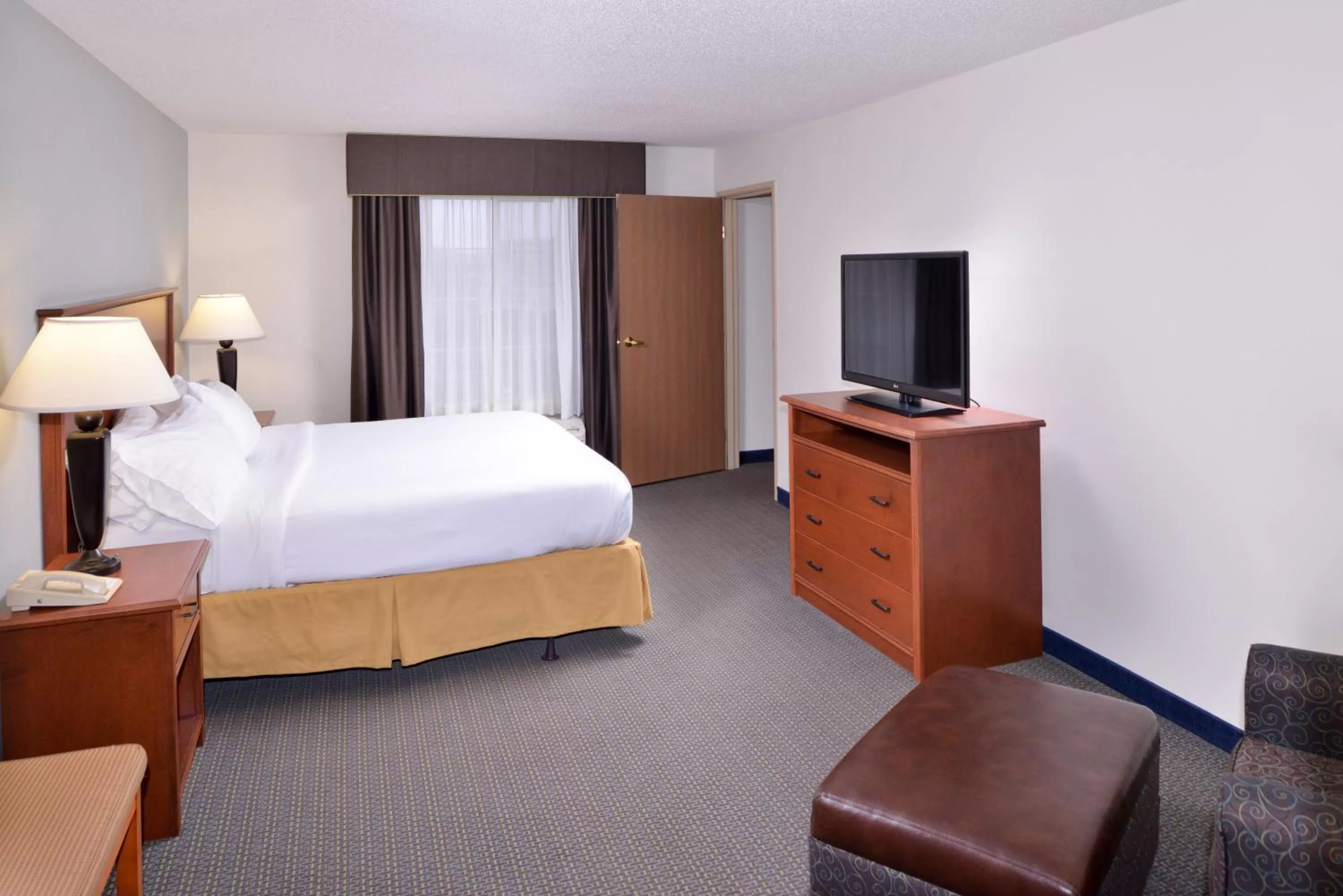 Executive Suite in Holiday Inn Express Hotel & Suites Sioux Falls At Empire Mall, an IHG Hotel