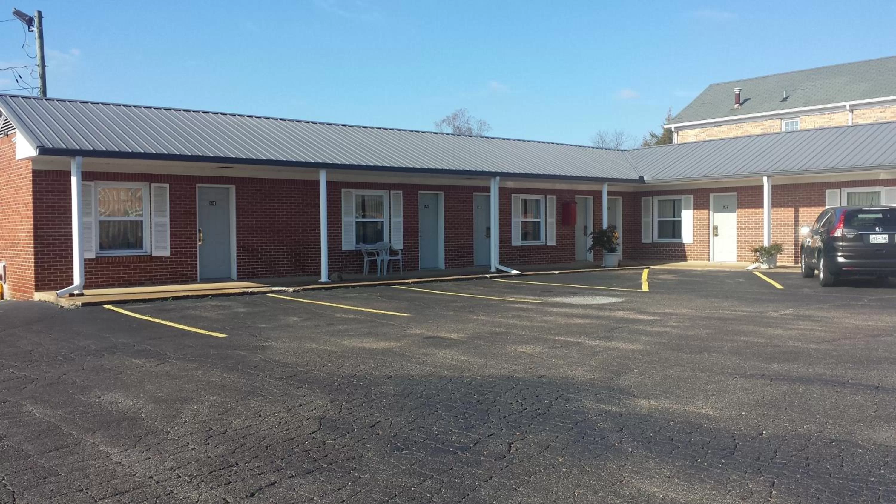 Street view in Savannah Motel