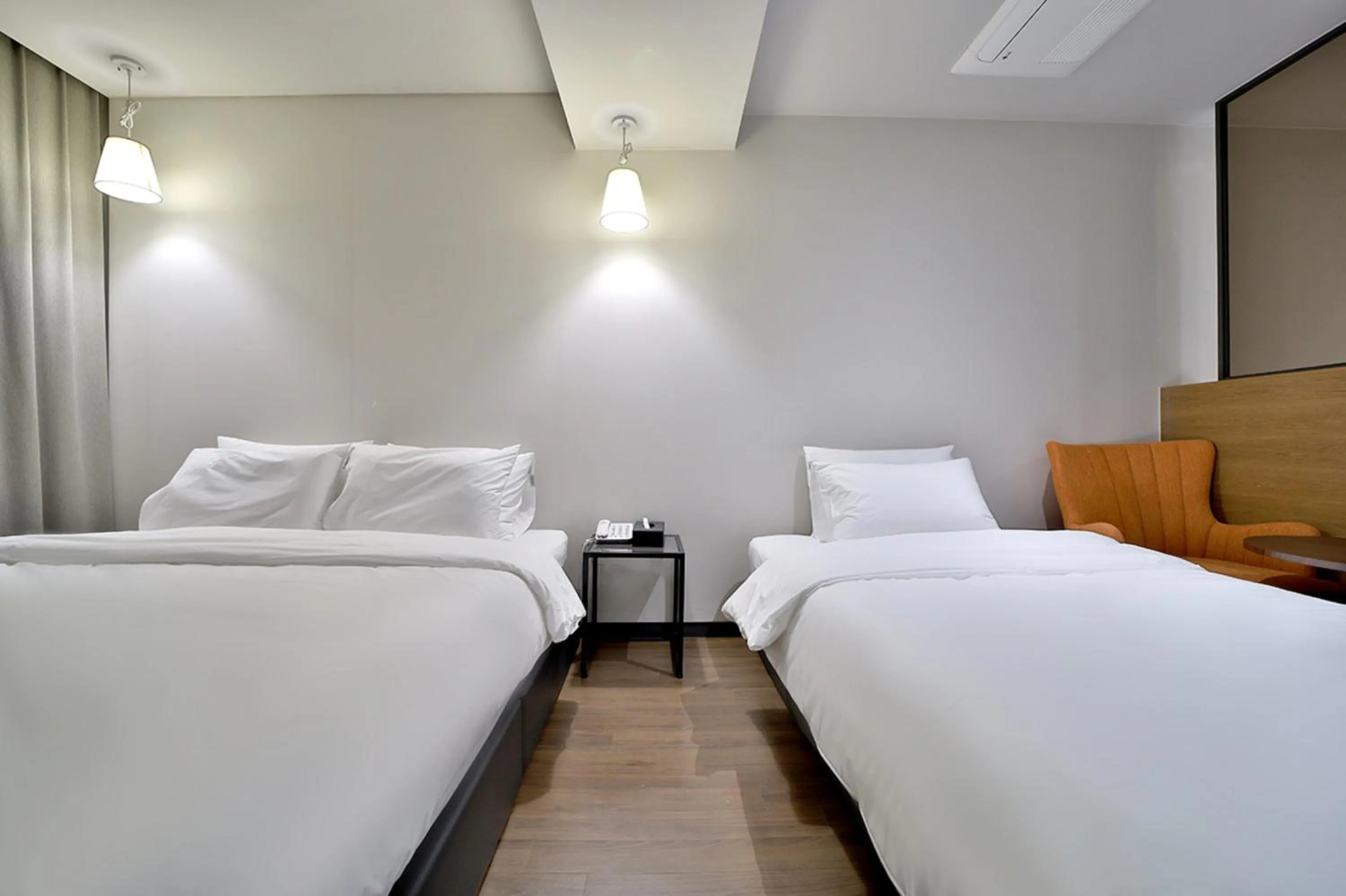 Twin Room with Terrace in Seomyeon Hound Hotel 1st Street