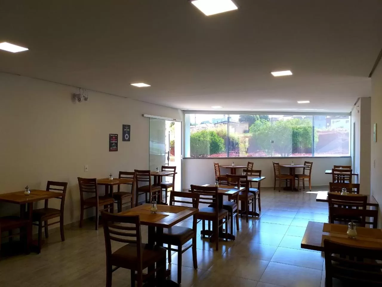 Restaurant/Places to Eat in Hotel Petaluma Piumhi