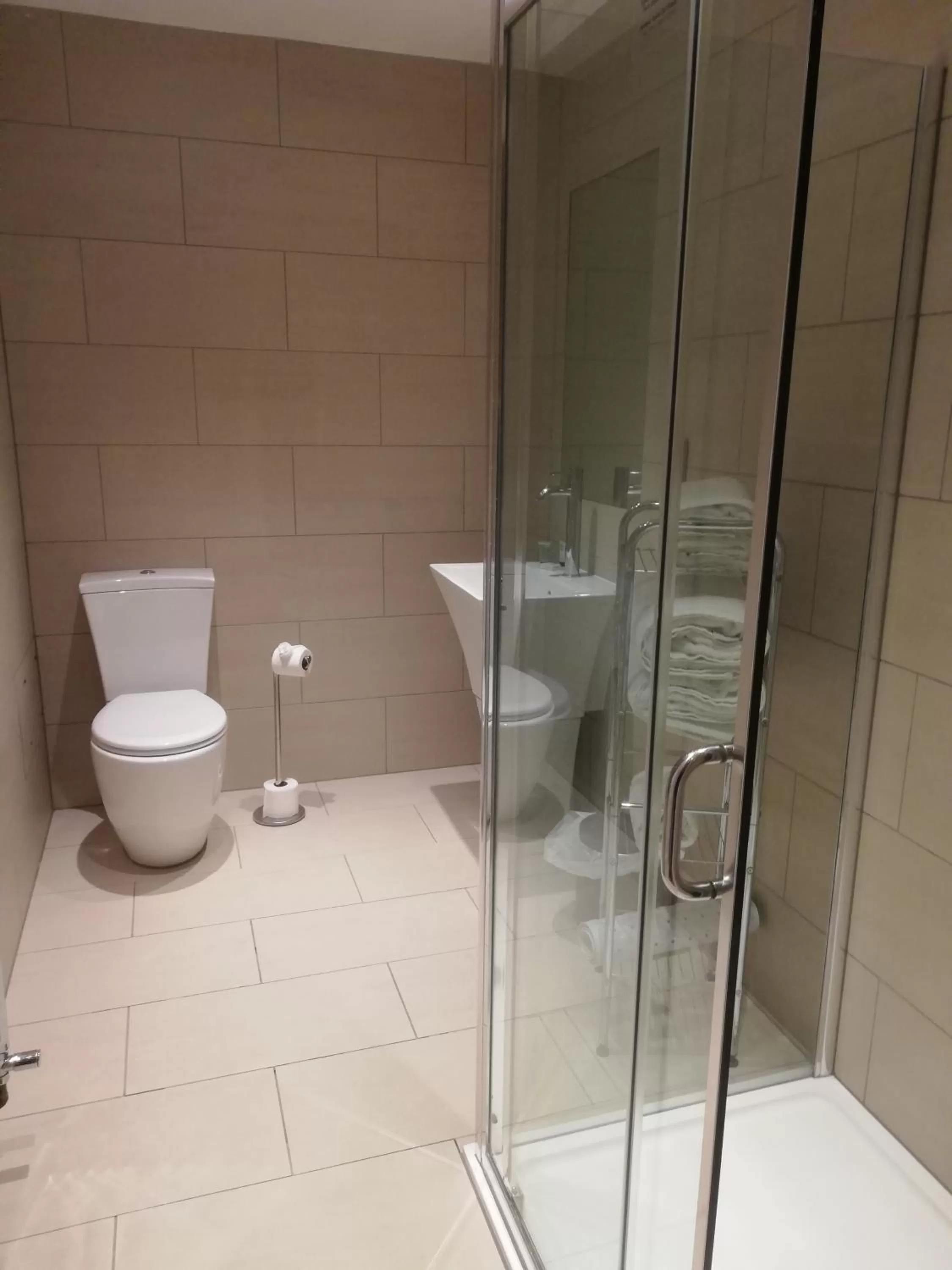 Bathroom in Cliff Hotel