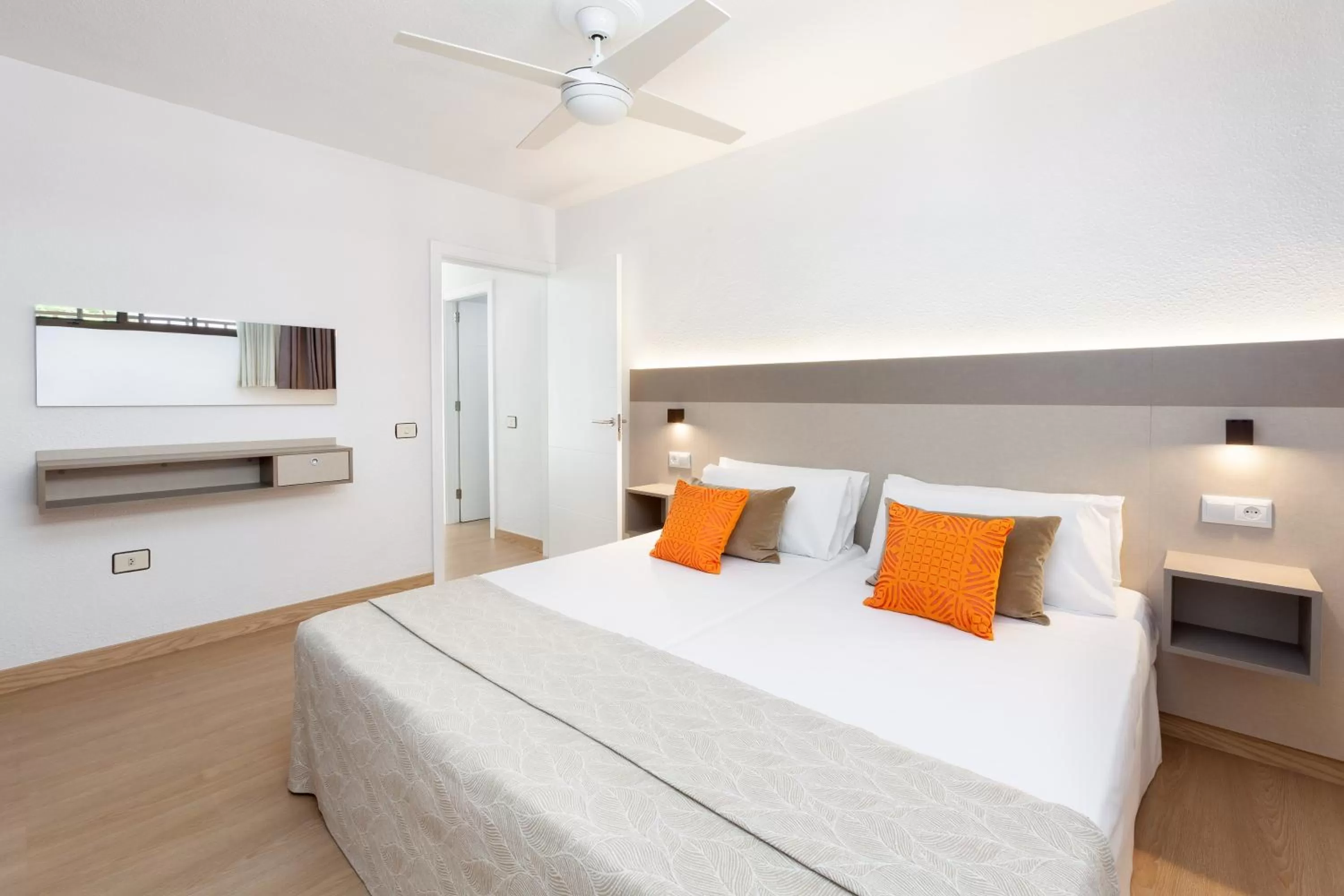 Bed in Aguamar Apartamentos, Los Cristianos Downtown