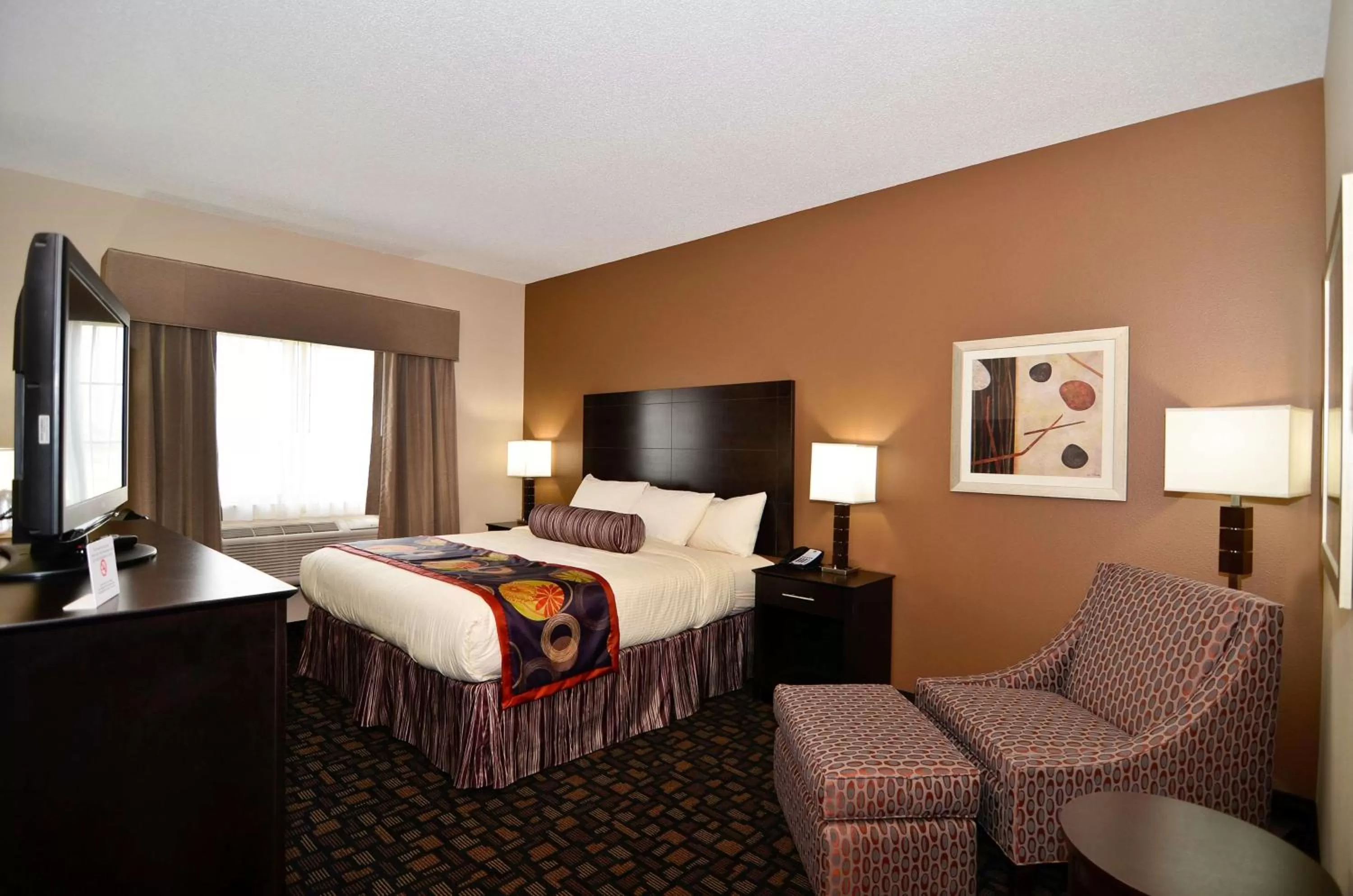 Photo of the whole room, Bed in Best Western Plover-Stevens Point Hotel & Conference Center