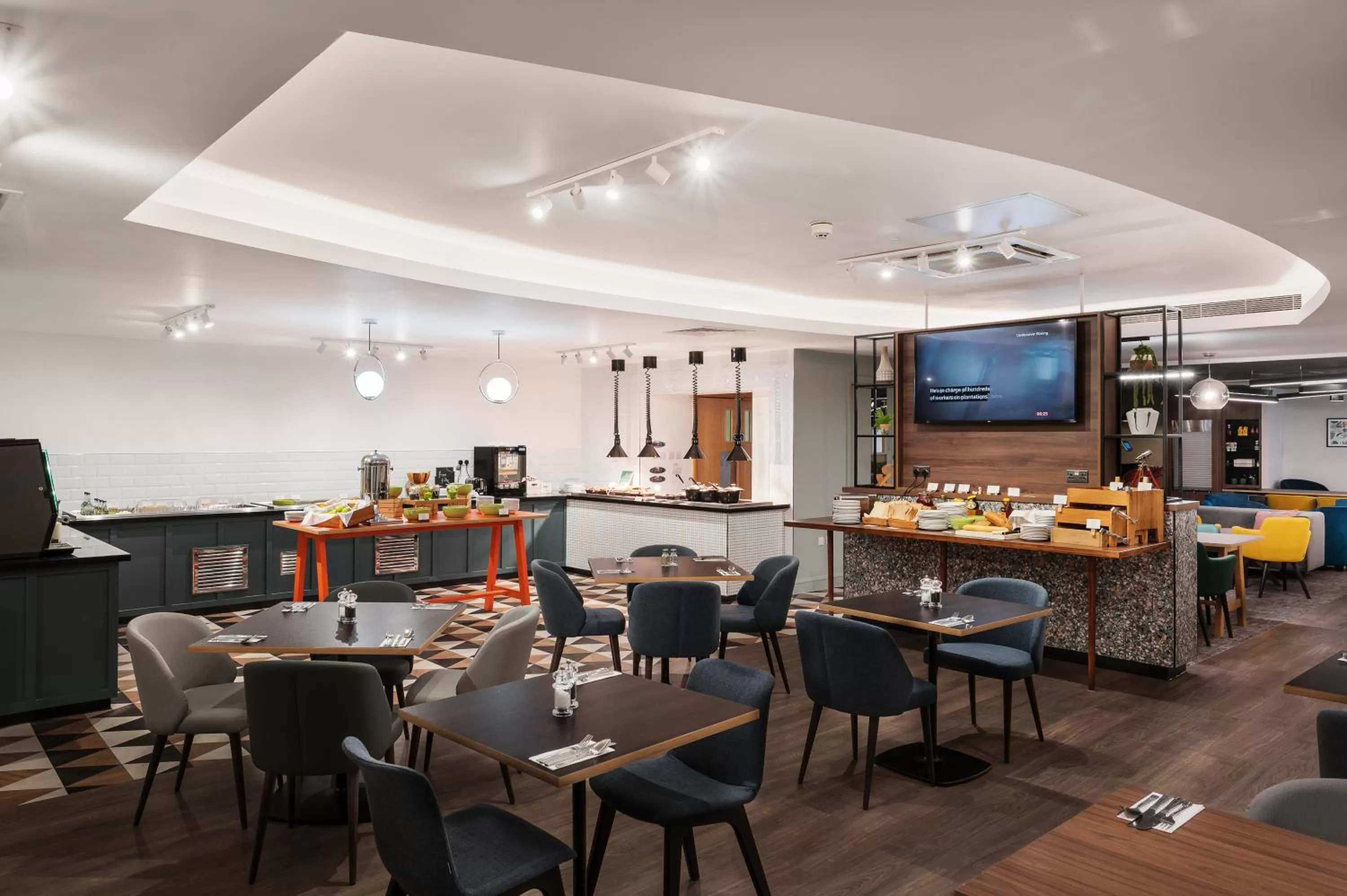 Restaurant/places to eat in Holiday Inn Rochester-Chatham by IHG