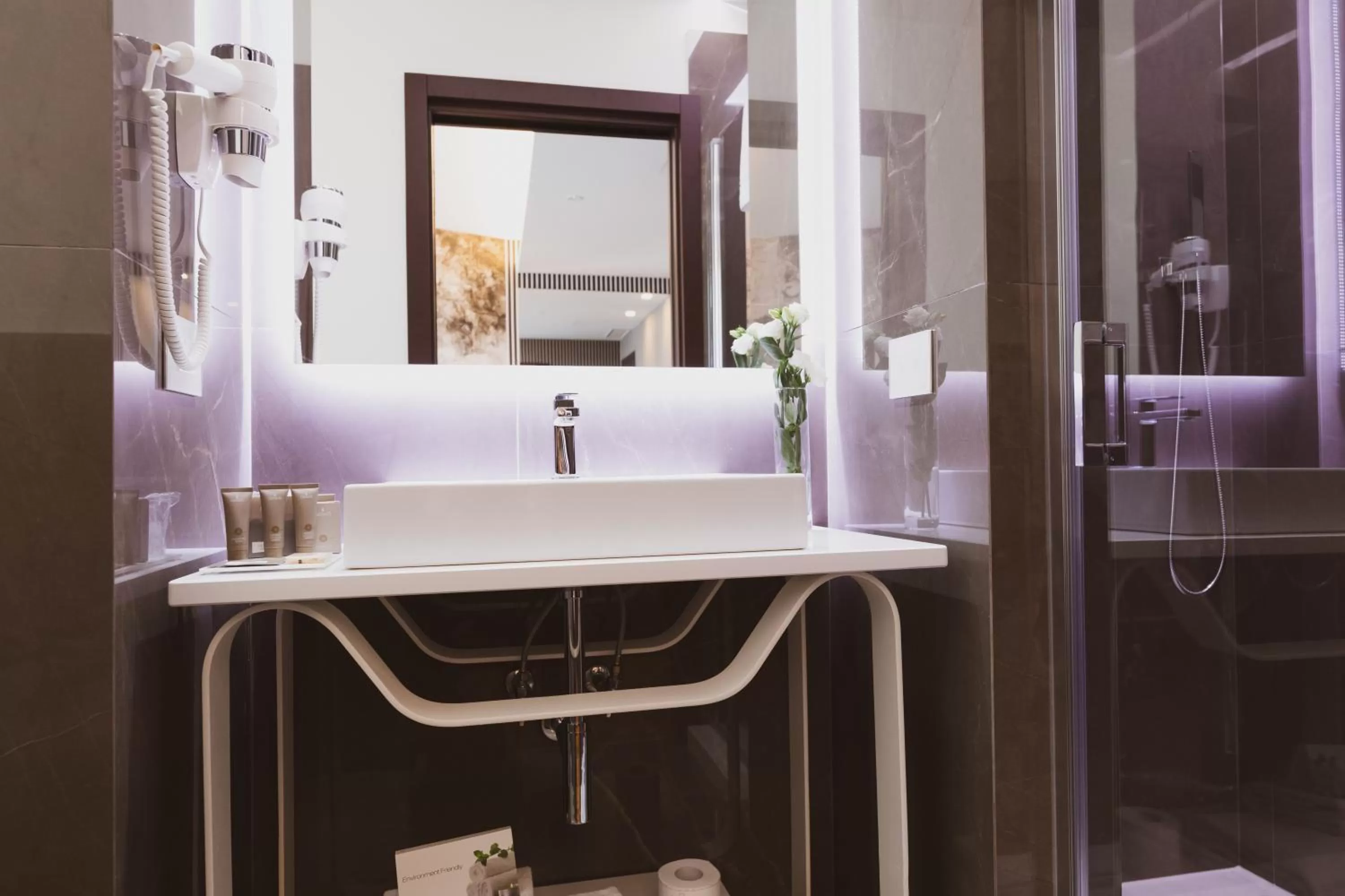 Toilet in Callistos Hotel & Spa