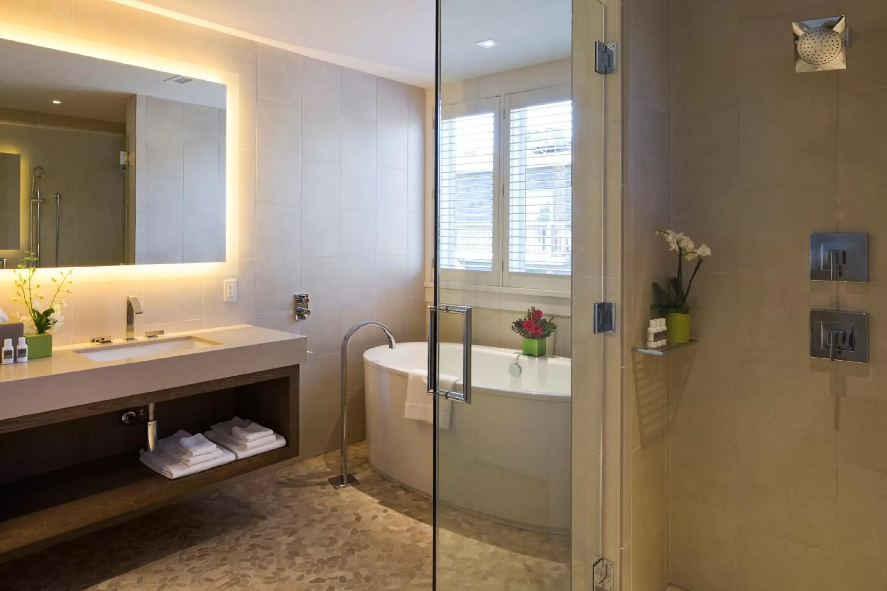 One-Bedroom Suite with King Bed in SENZA Hotel One-Bedroom Suite with King Bed in SENZA Hotel